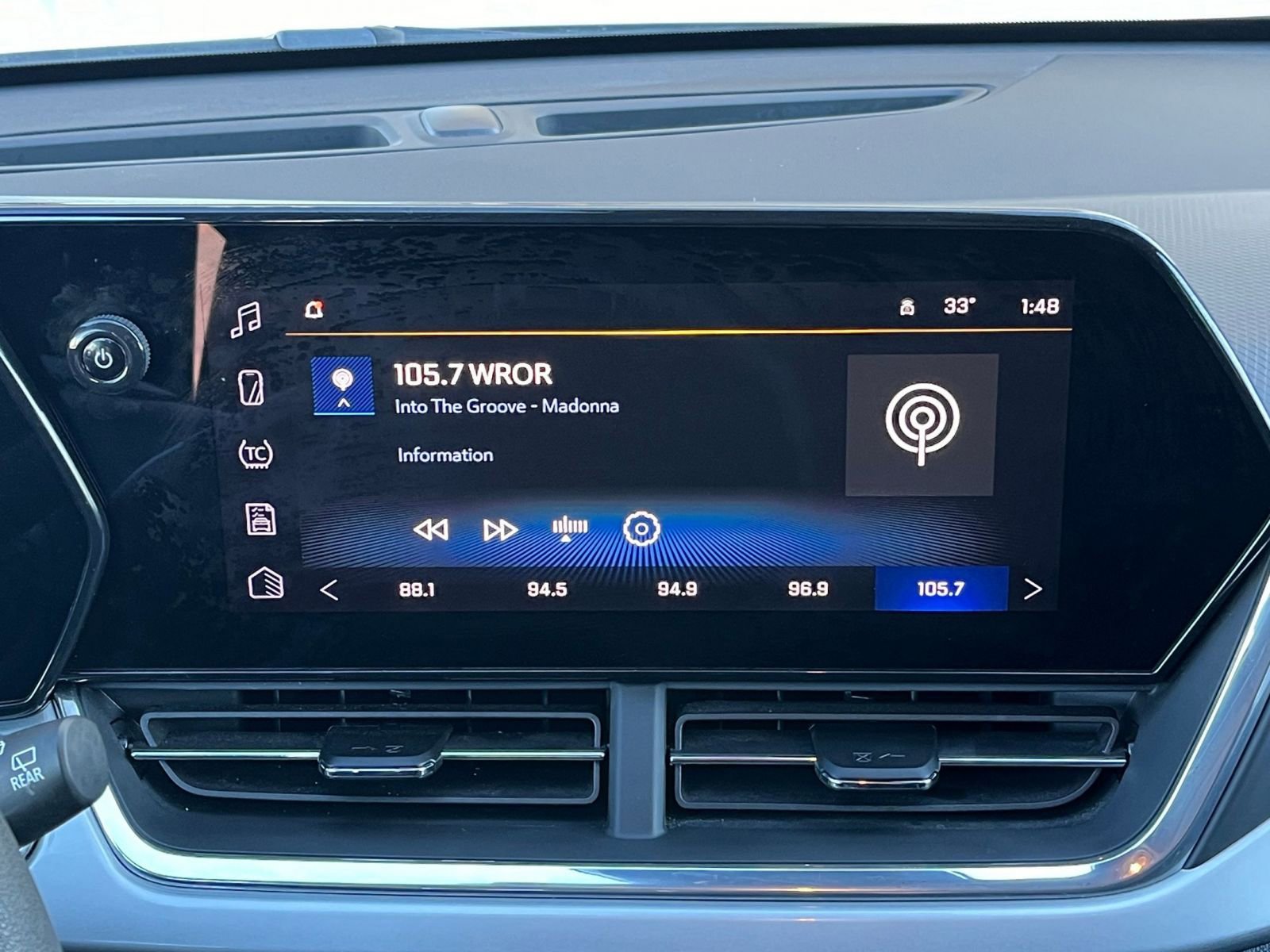 Thumbnail: 2025 Chevrolet Trax - 18