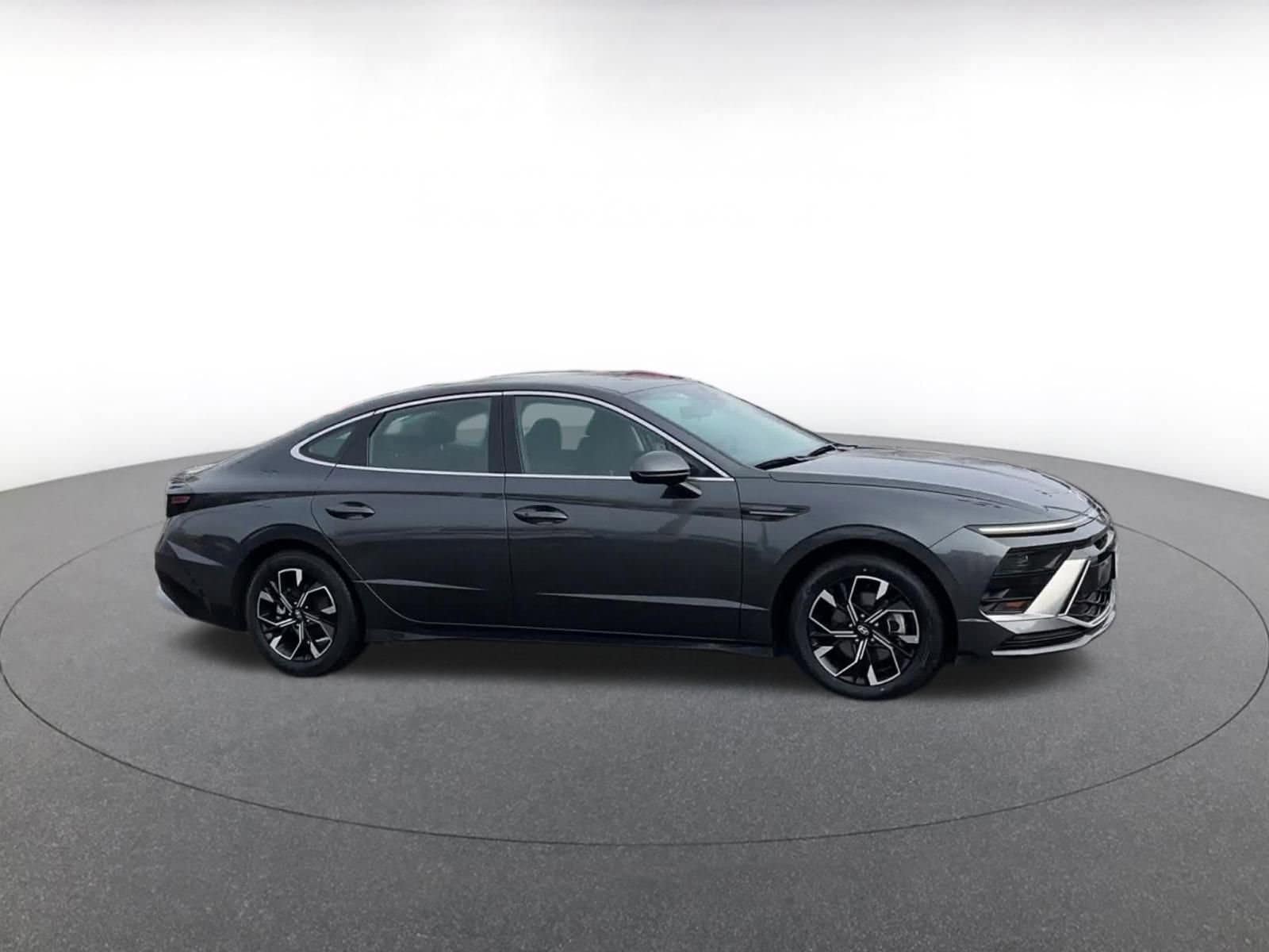 Thumbnail: 2025 Hyundai Sonata - 2