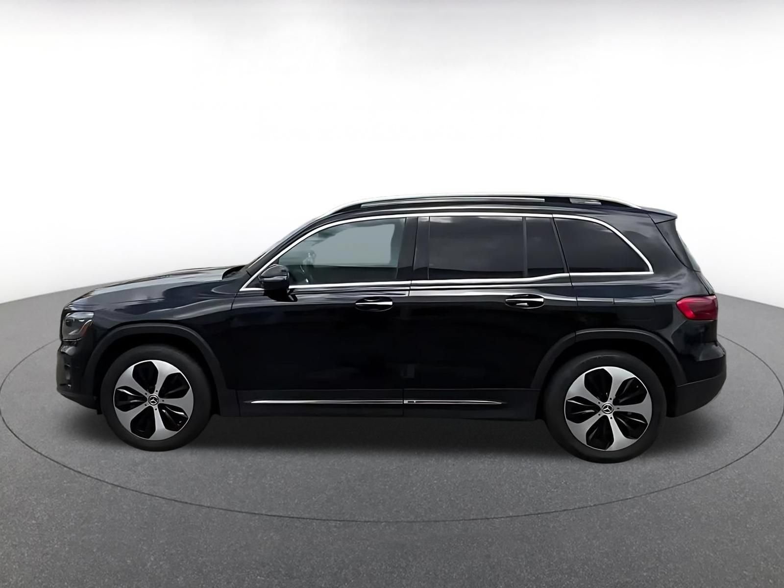 Thumbnail: 2025 Mercedes-Benz GLB - 9