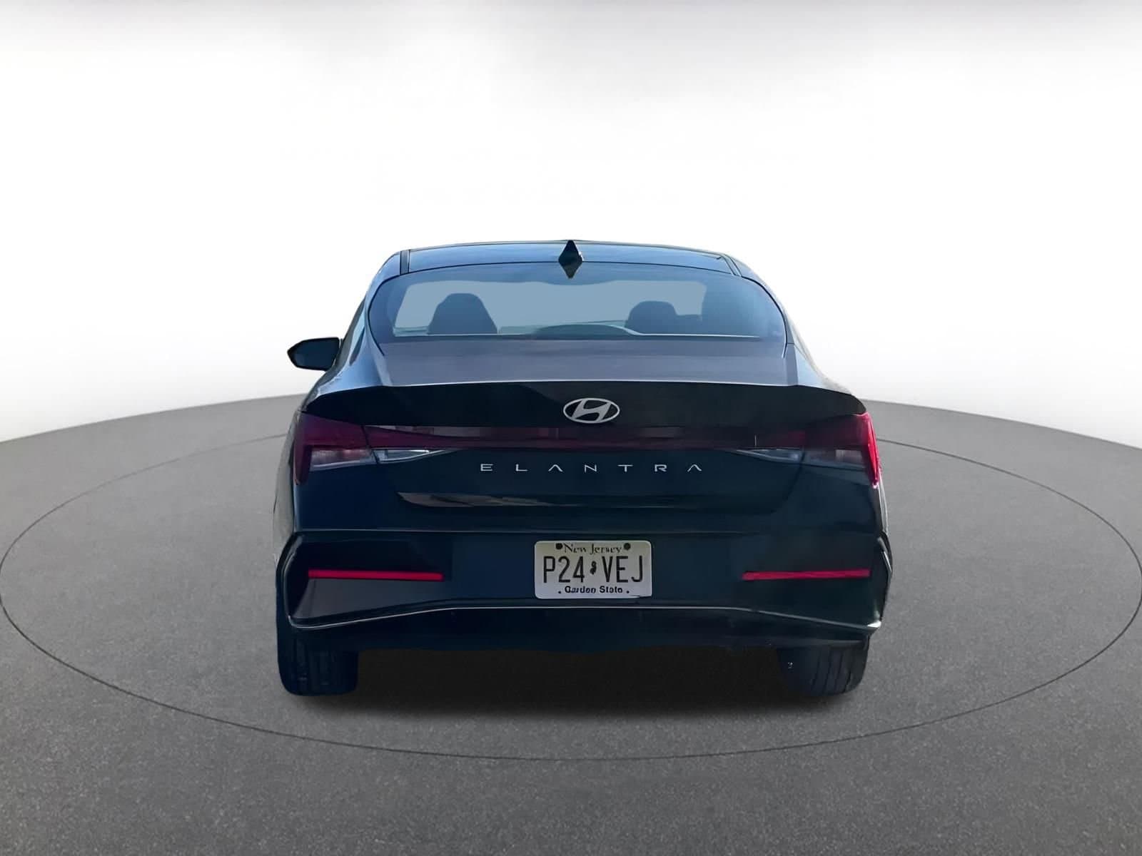 Thumbnail: 2025 Hyundai Elantra - 12