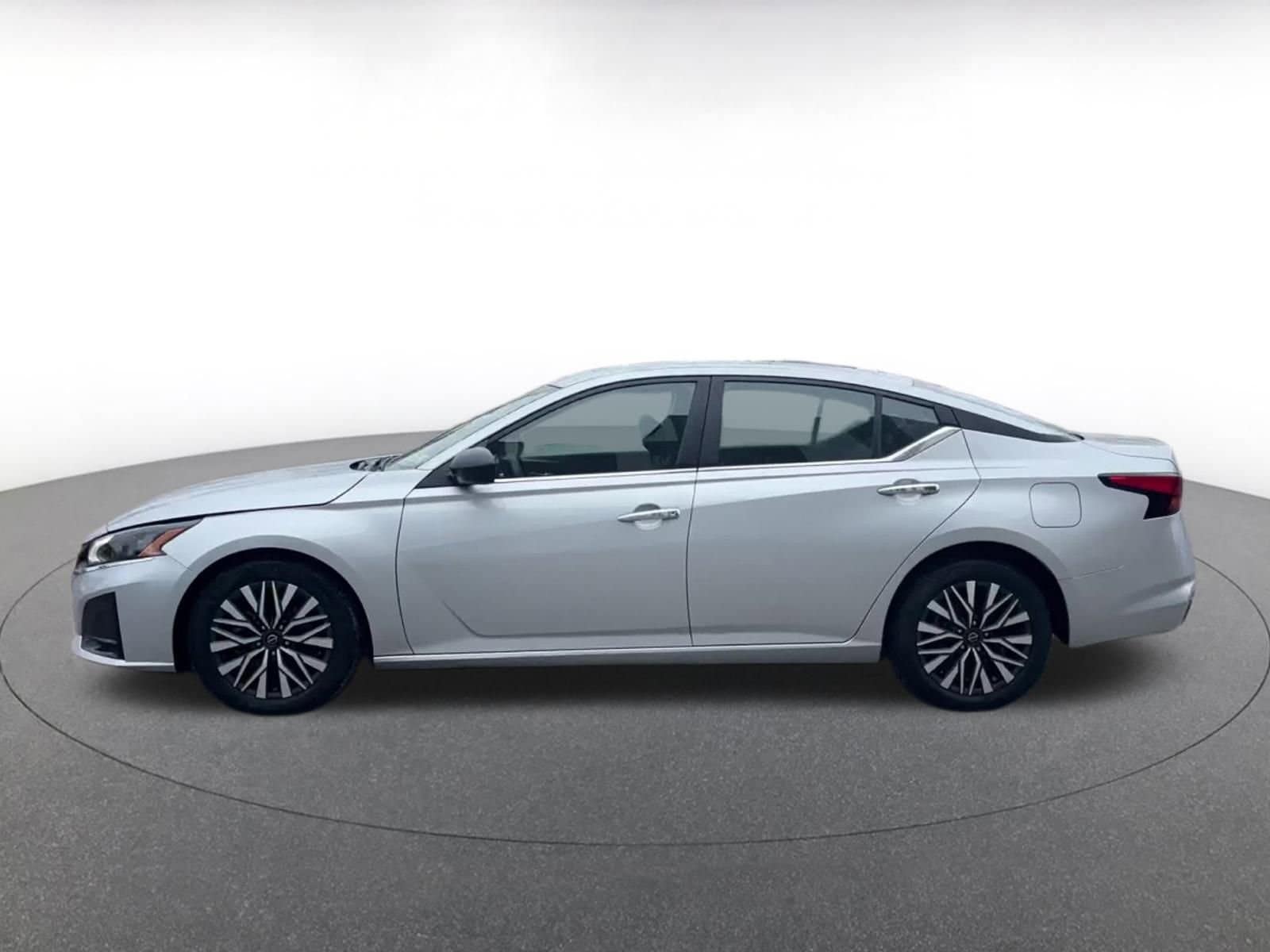 Thumbnail: 2024 Nissan Altima - 9