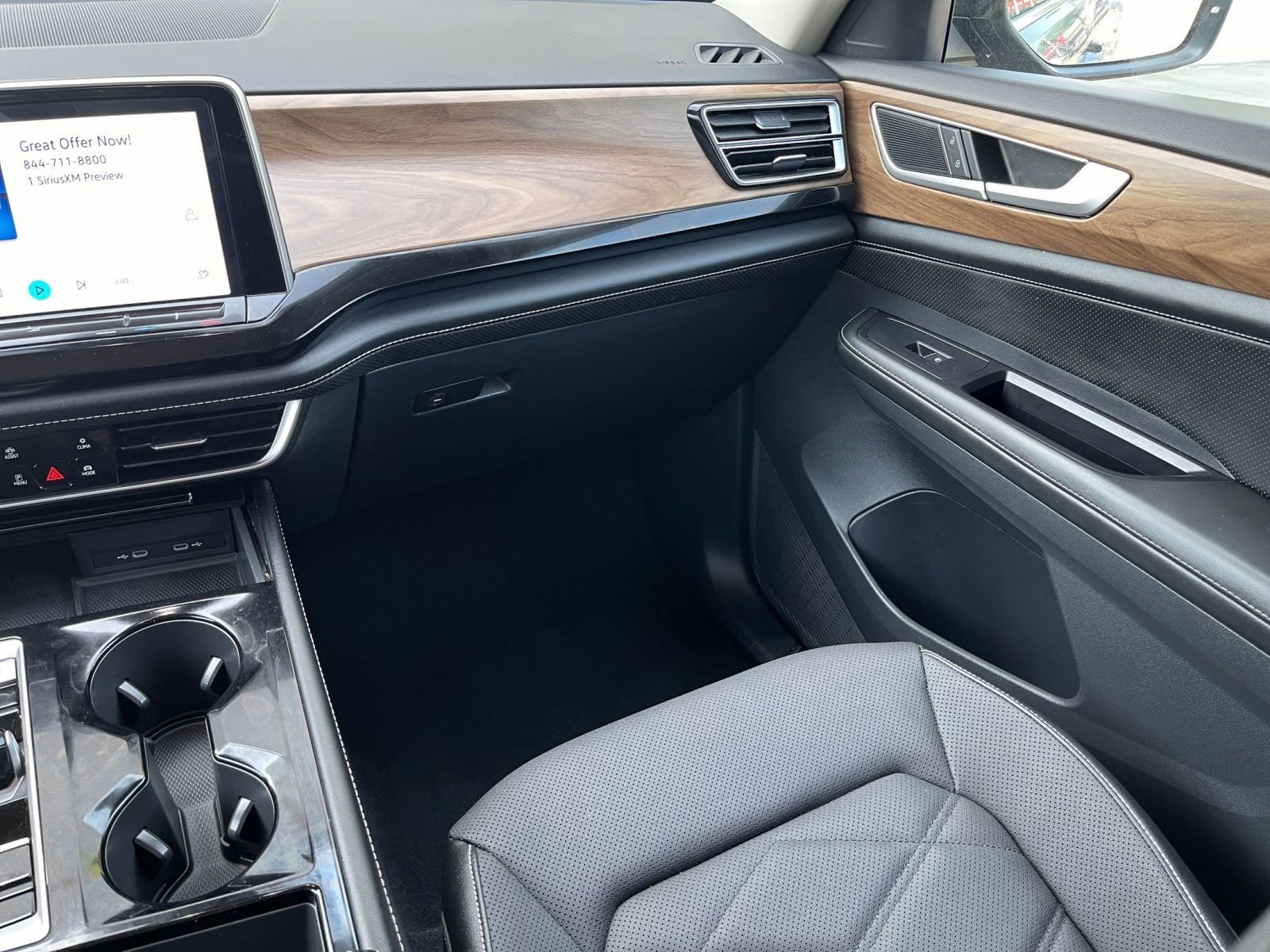 Thumbnail: 2024 Volkswagen Atlas - 32