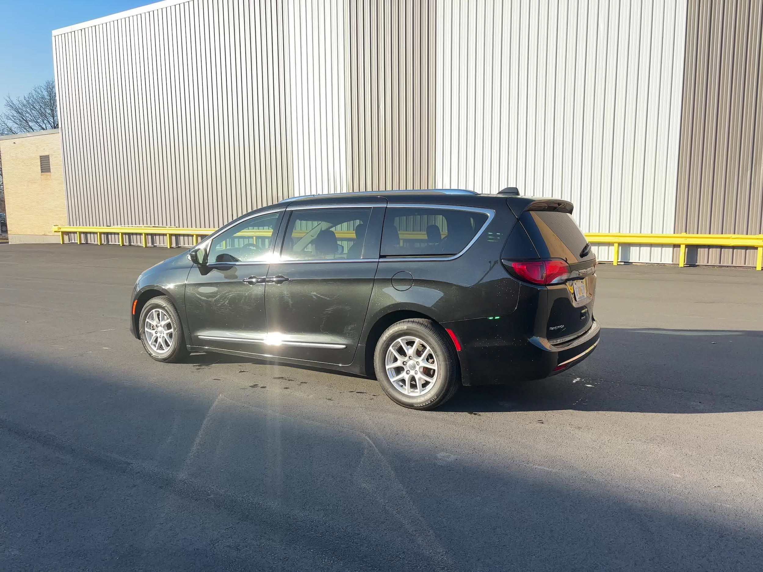 2020 Chrysler Pacifica Touring 10