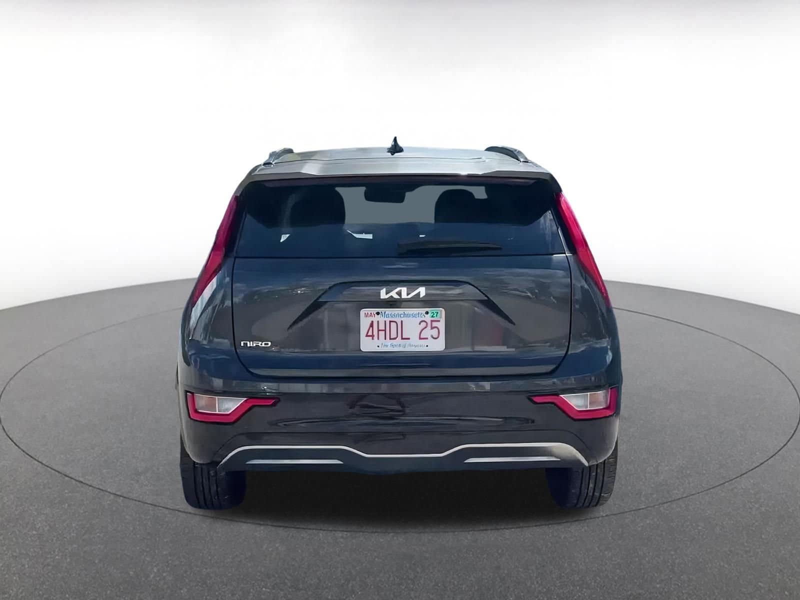 Thumbnail: 2023 Kia Niro - 12