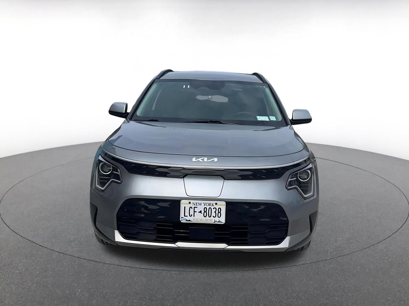 Thumbnail: 2023 Kia Niro - 4