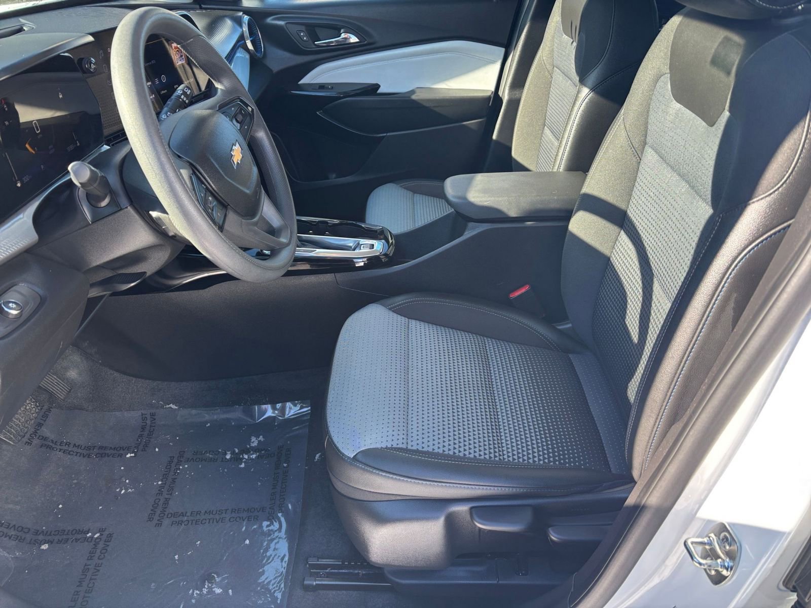 Thumbnail: 2025 Chevrolet Trax - 21