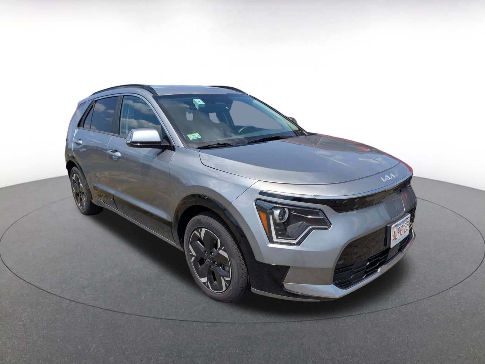 Thumbnail: 2023 Kia Niro - 1