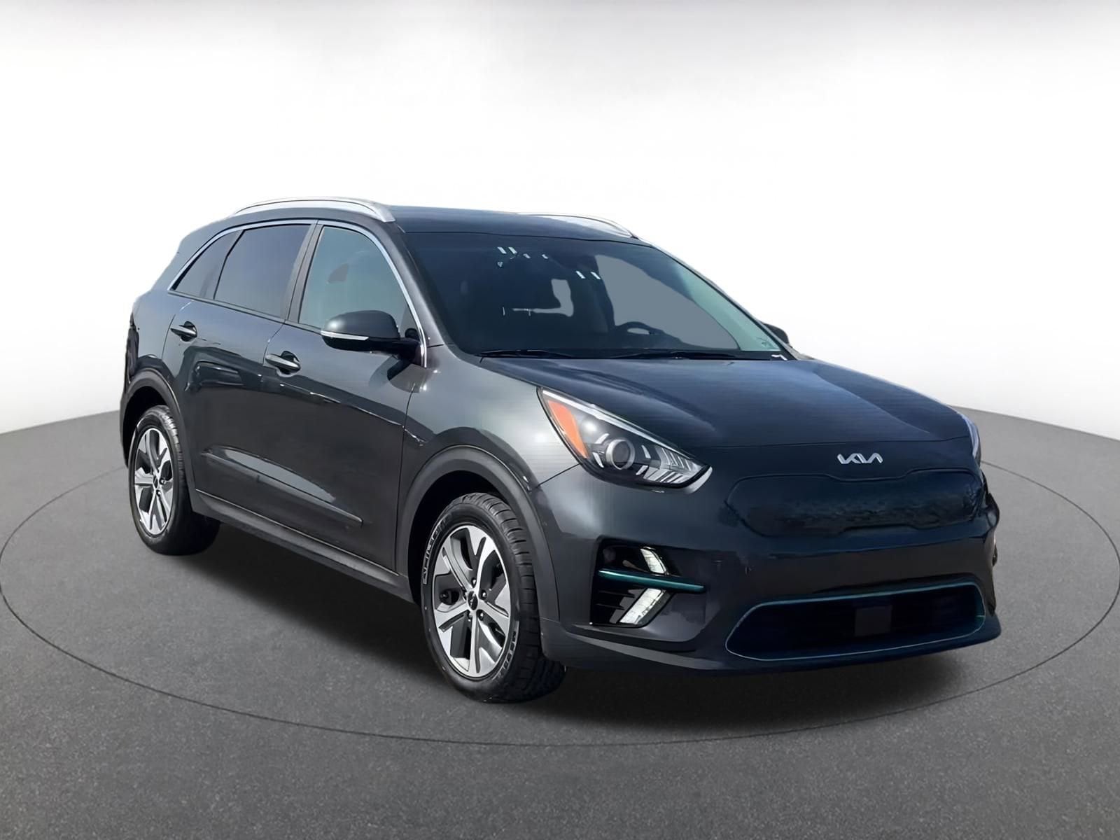 Thumbnail: 2022 Kia Niro - 3