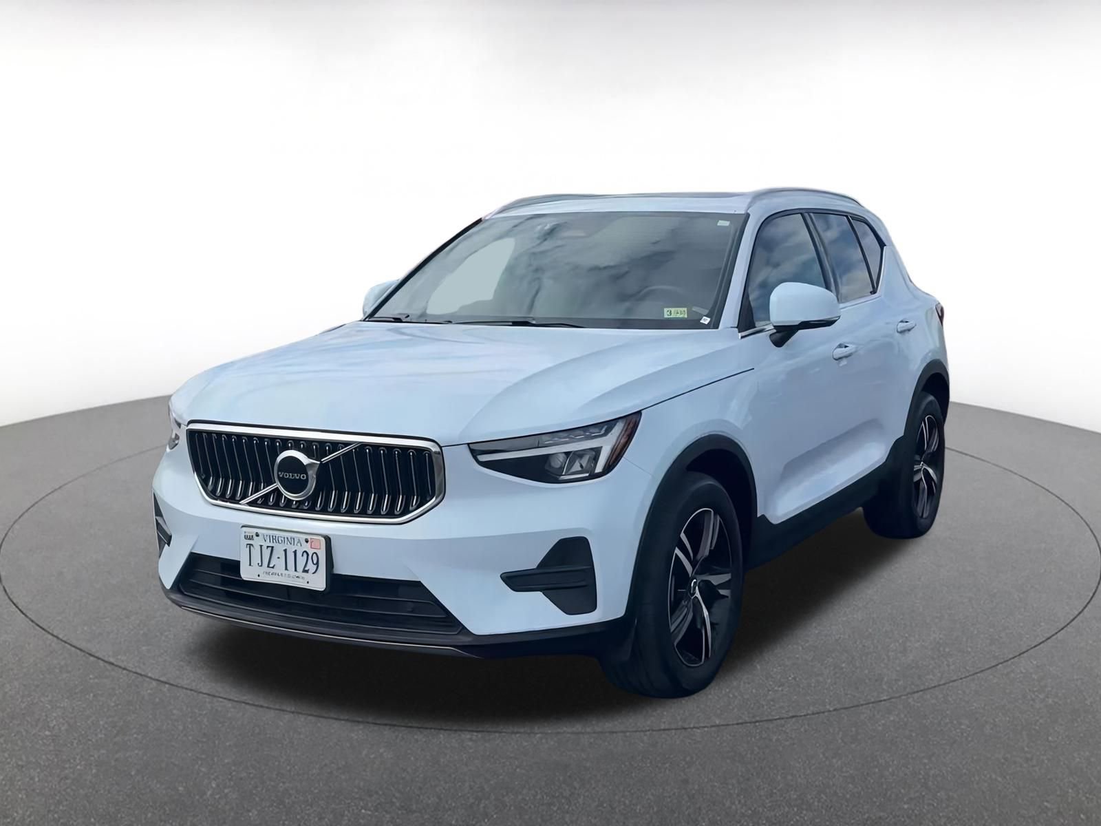 Thumbnail: 2024 Volvo XC40 - 7