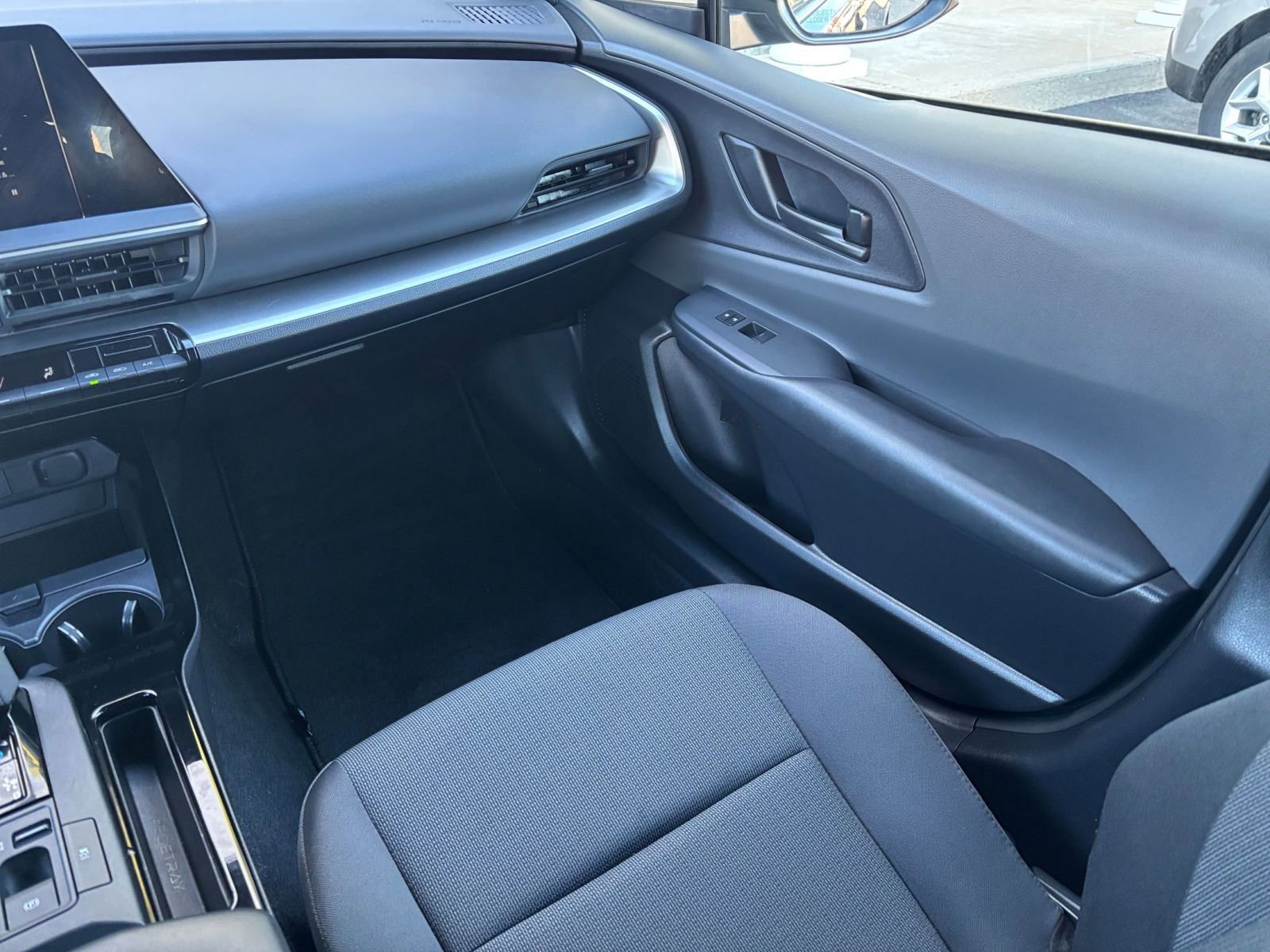 Thumbnail: 2025 Toyota Prius - 31