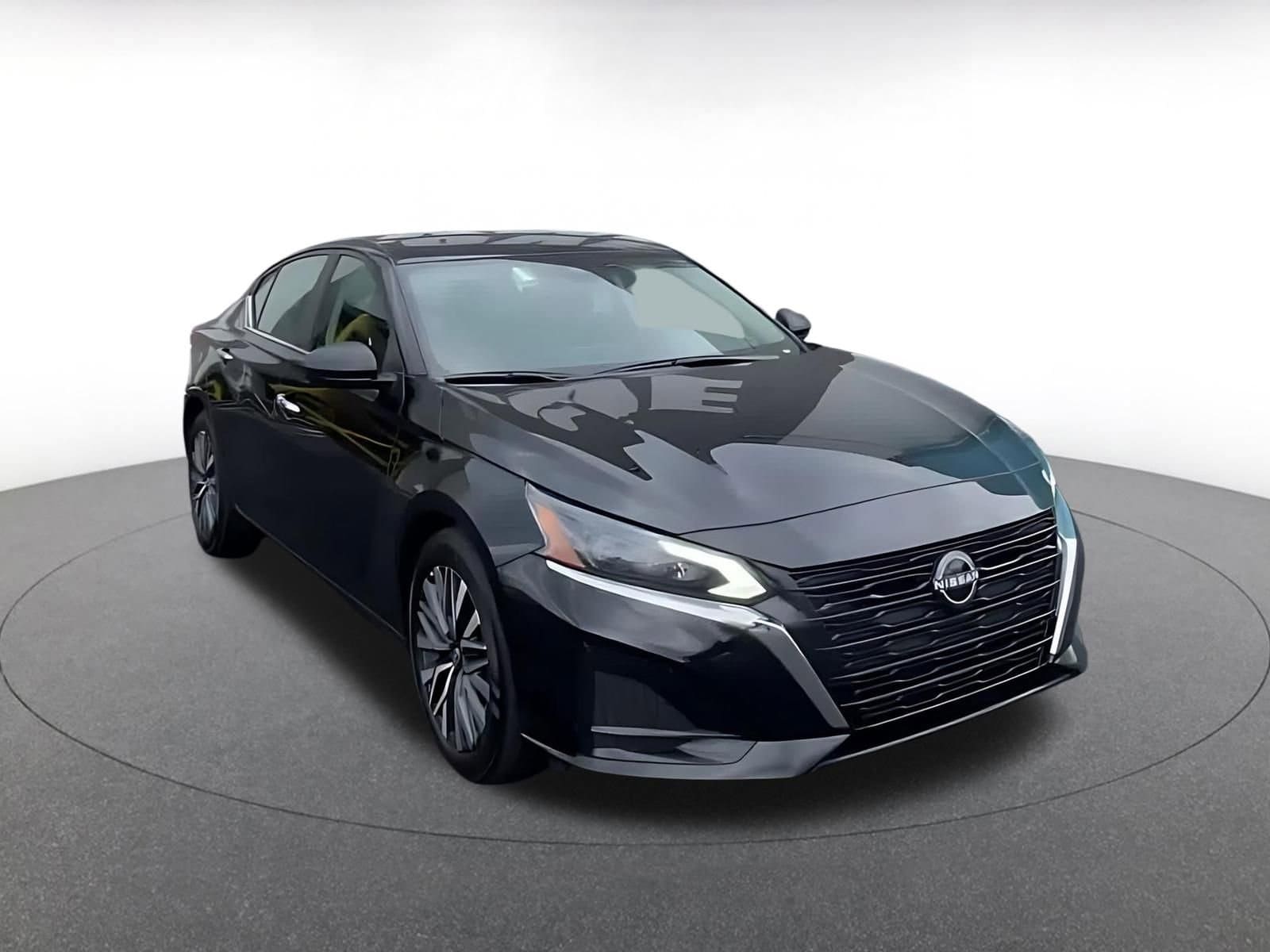 Thumbnail: 2025 Nissan Altima - 3