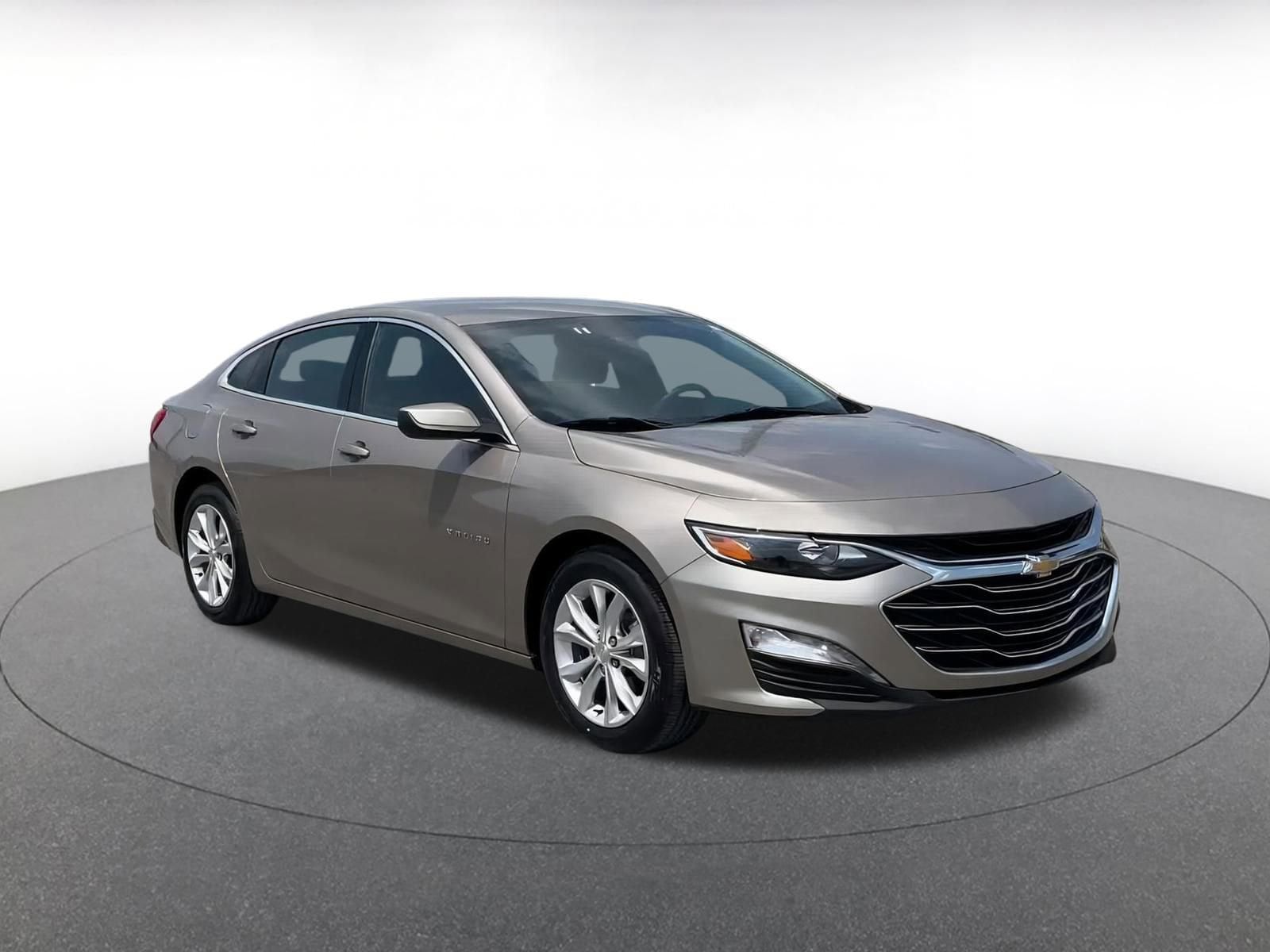 Thumbnail: 2024 Chevrolet Malibu - 3