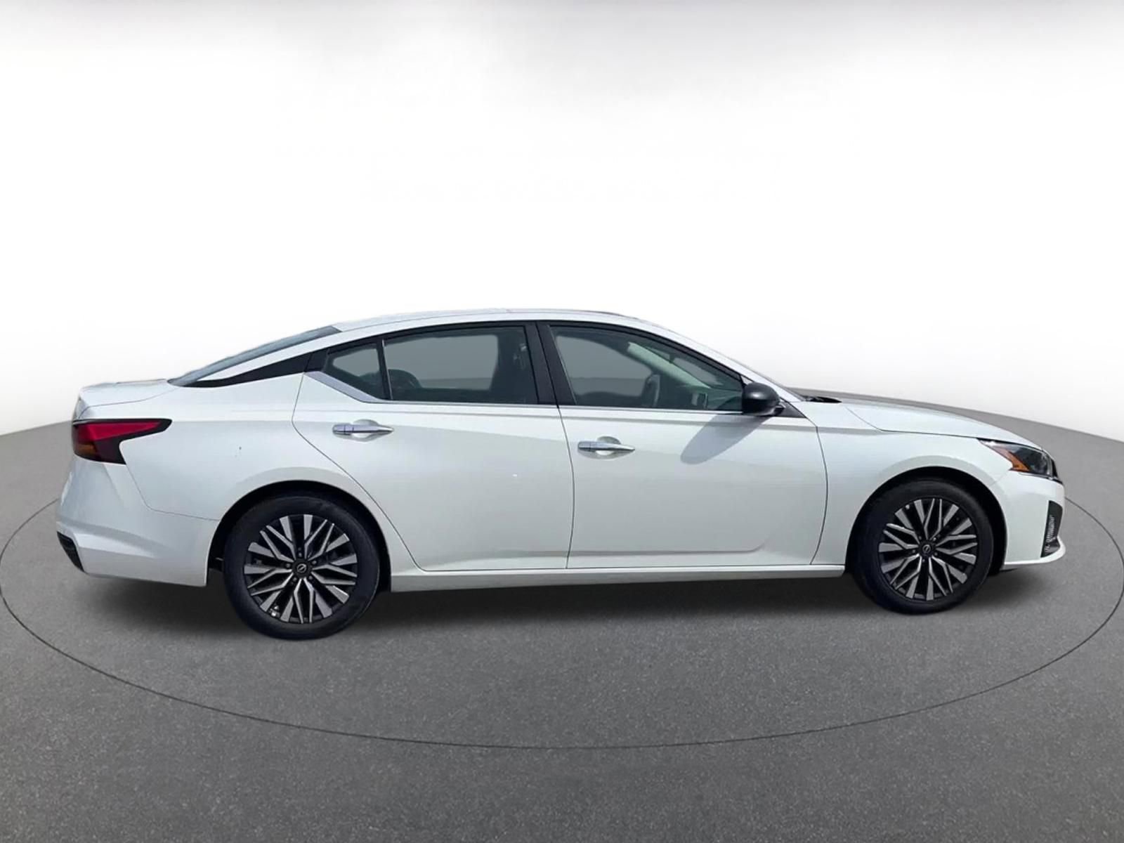 Thumbnail: 2025 Nissan Altima - 16