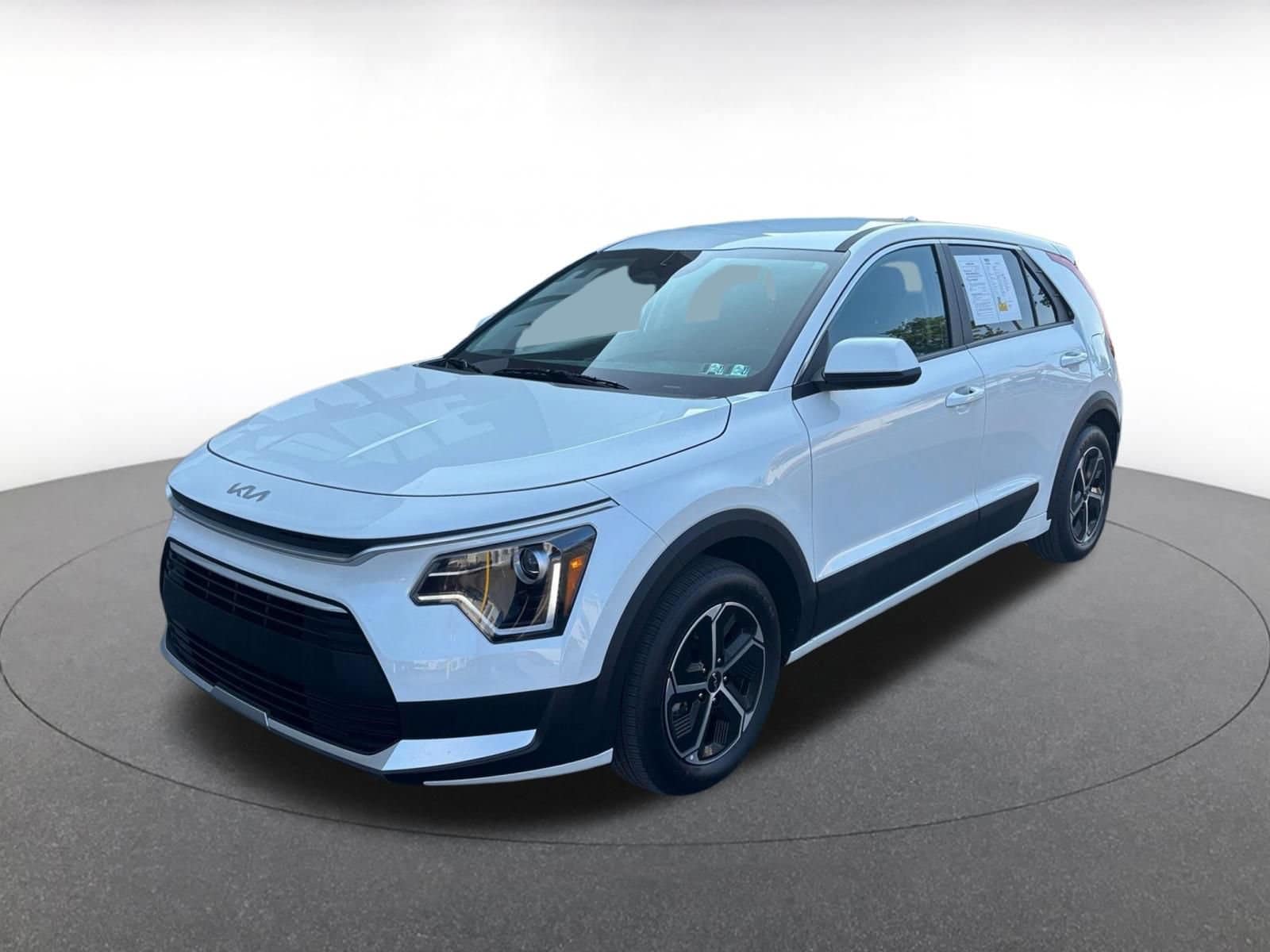 Thumbnail: 2026 Kia Niro - 4