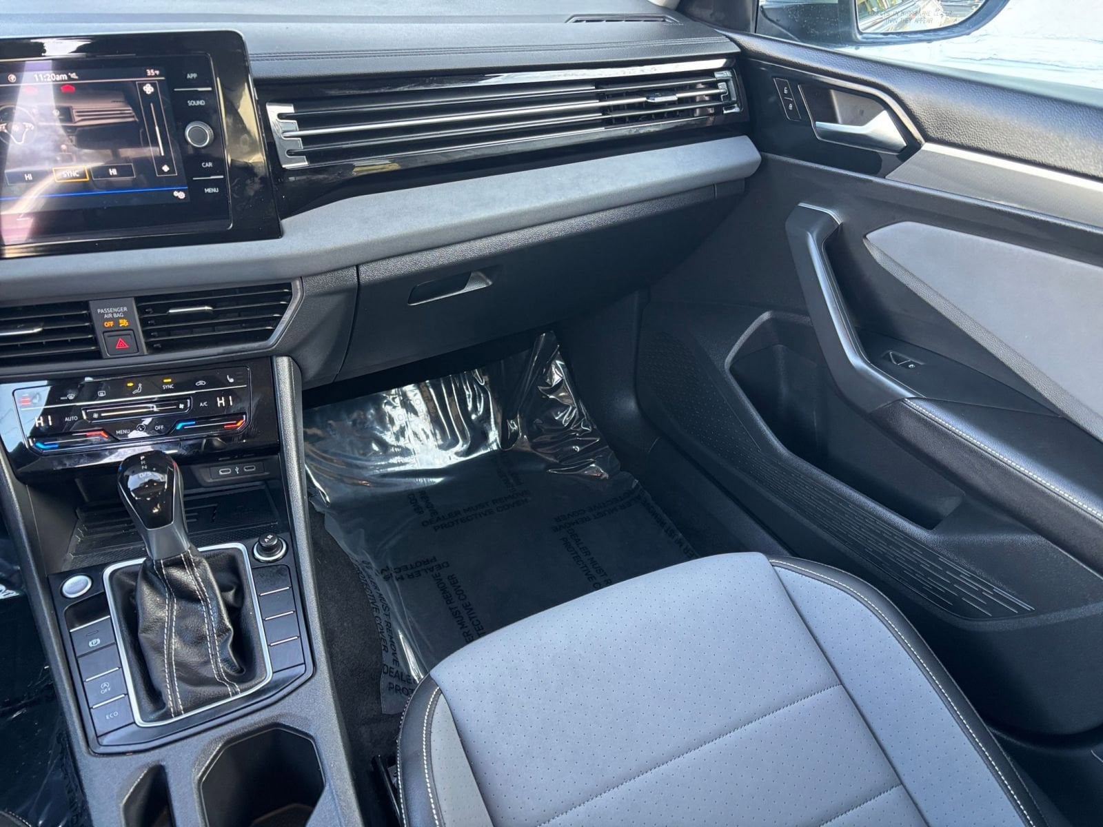 Thumbnail: 2025 Volkswagen Jetta - 32