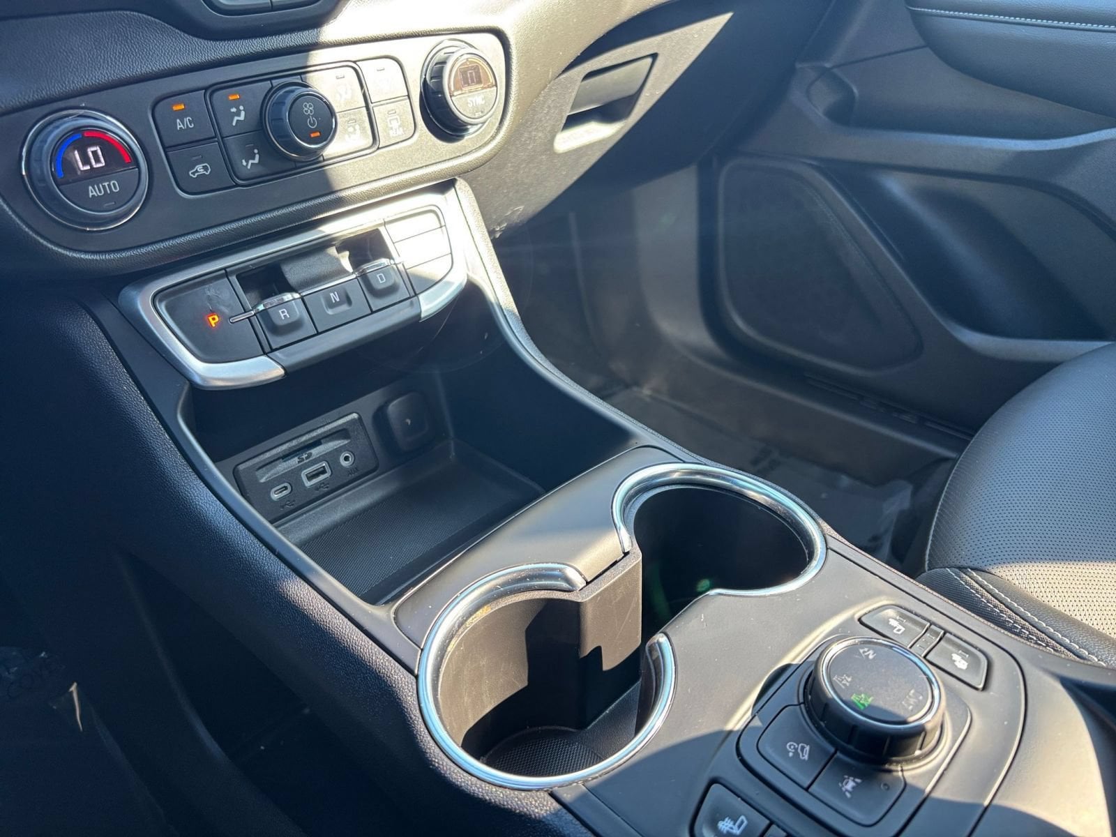 2024 GMC Terrain SLT - Photo 39