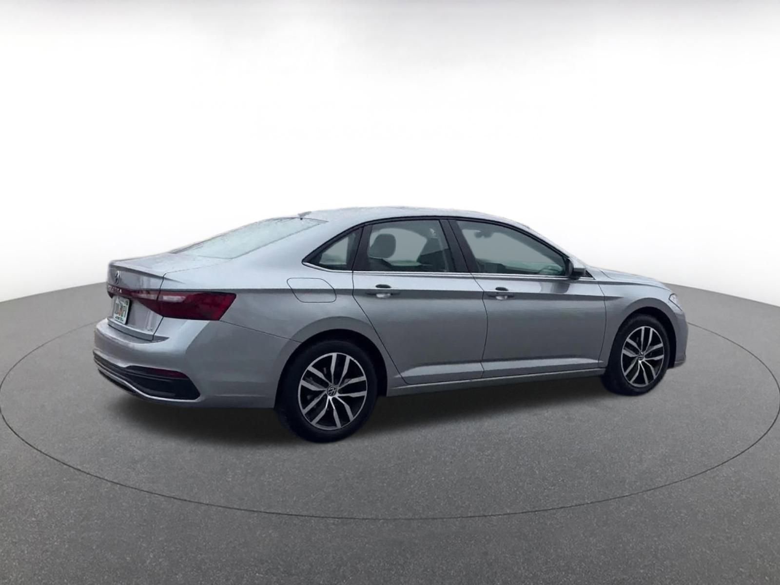 Thumbnail: 2025 Volkswagen Jetta - 15