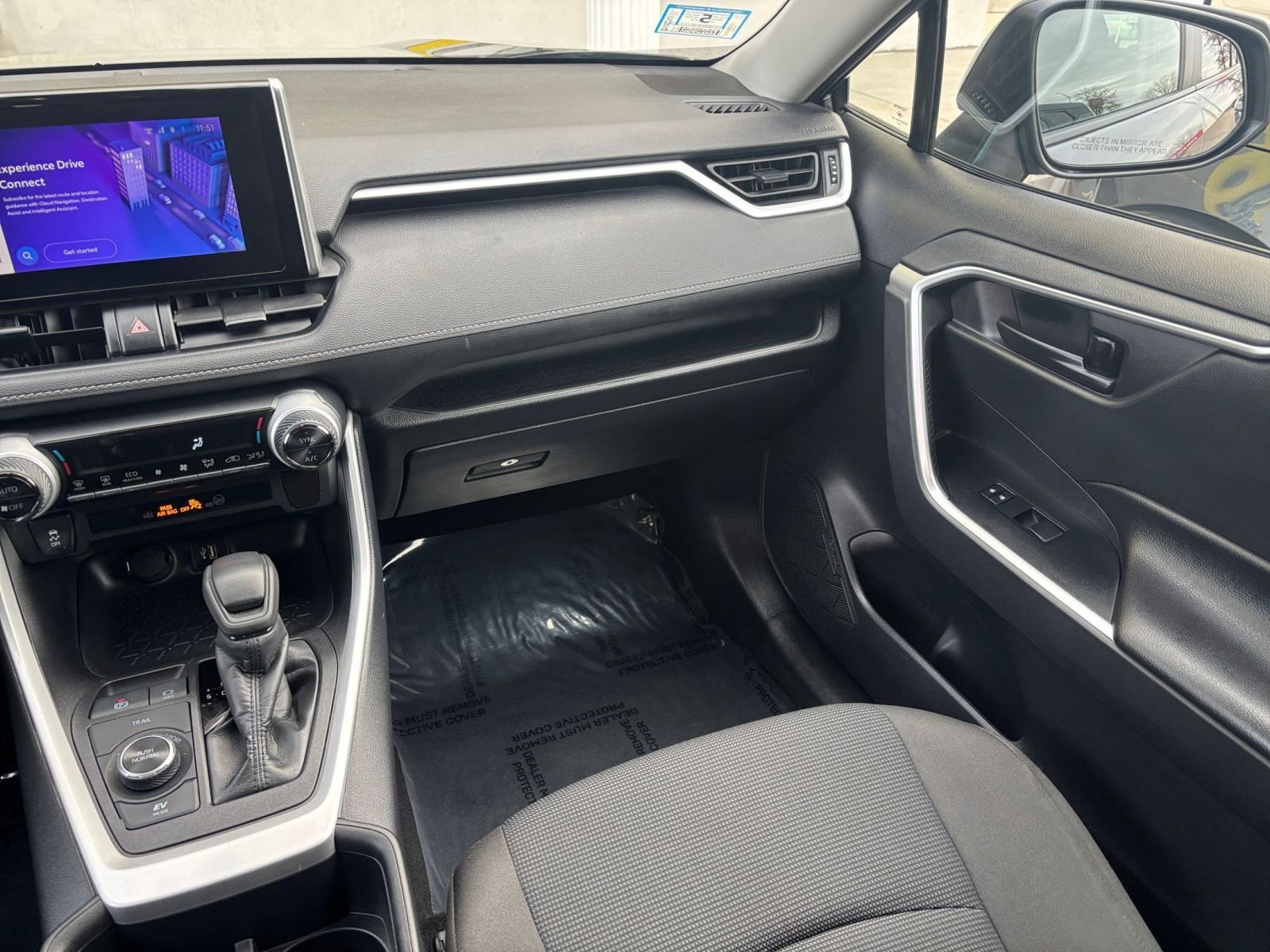 Thumbnail: 2025 Toyota RAV4 - 31