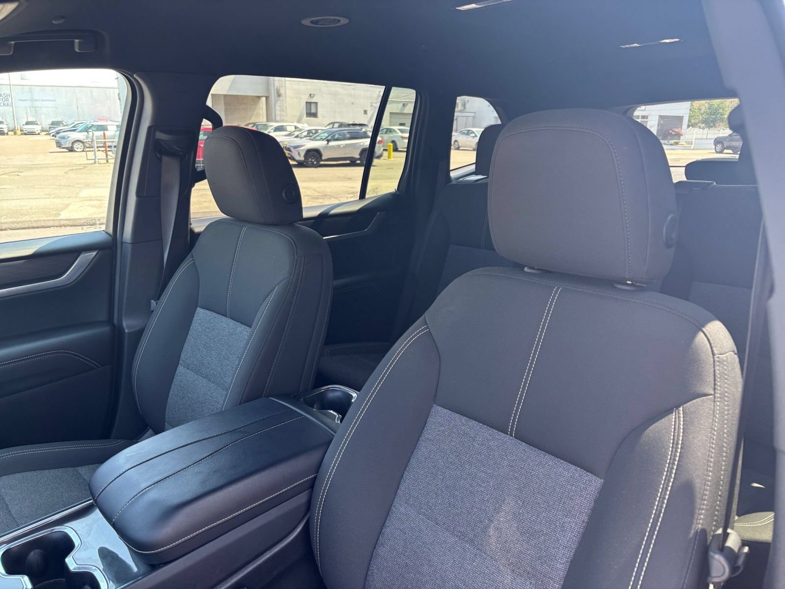Thumbnail: 2025 GMC Acadia - 33