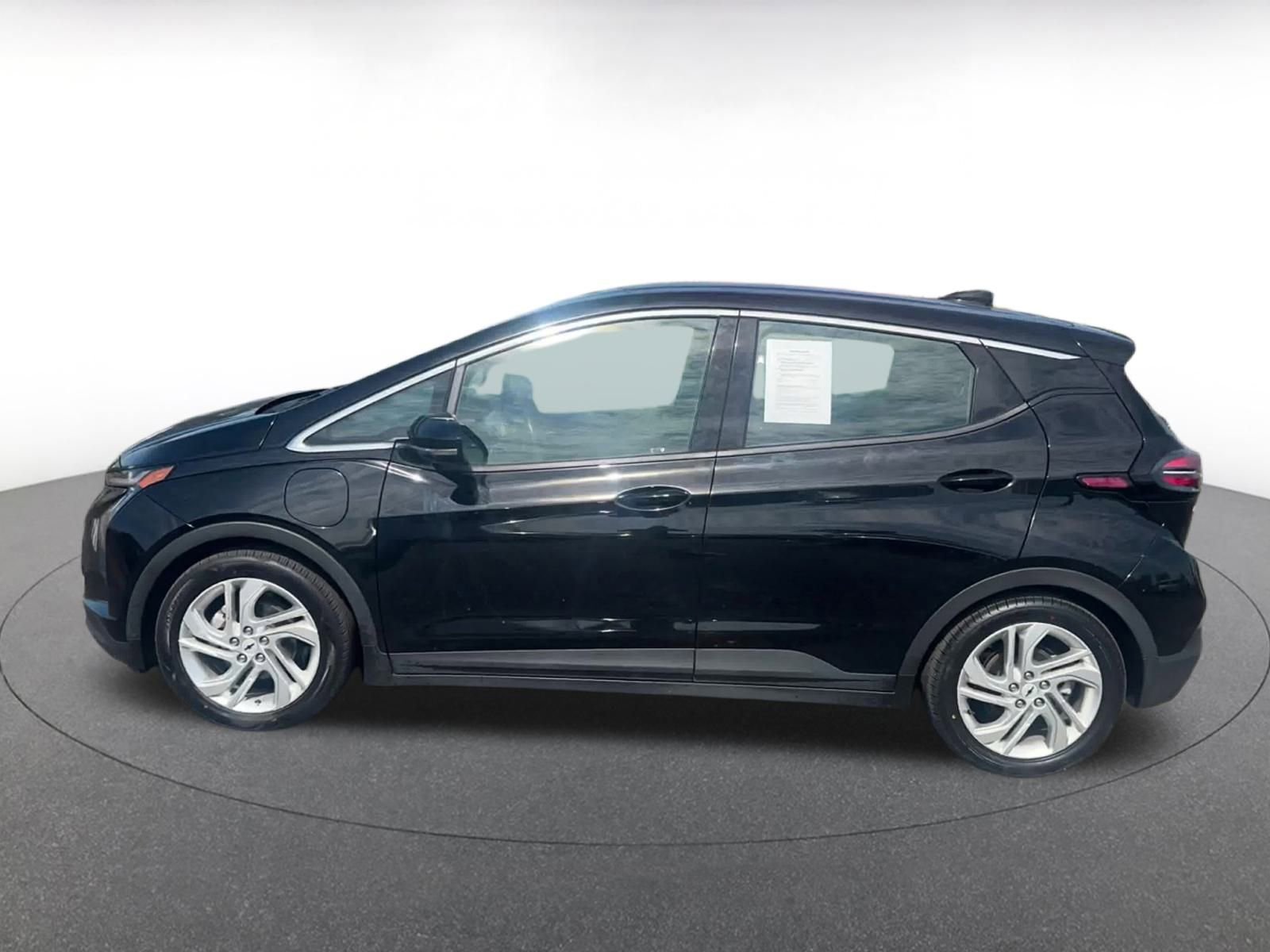 Thumbnail: 2023 Chevrolet Bolt EV - 9