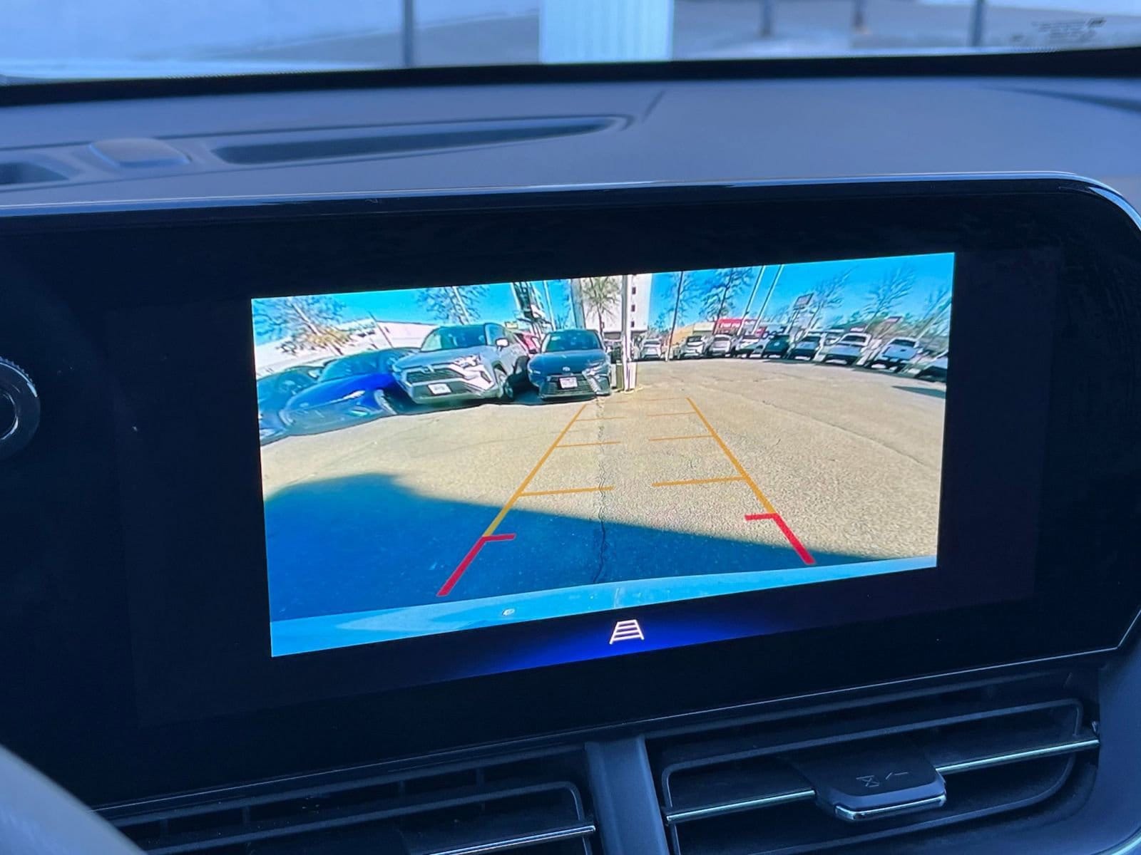 Thumbnail: 2025 Chevrolet Trax - 17