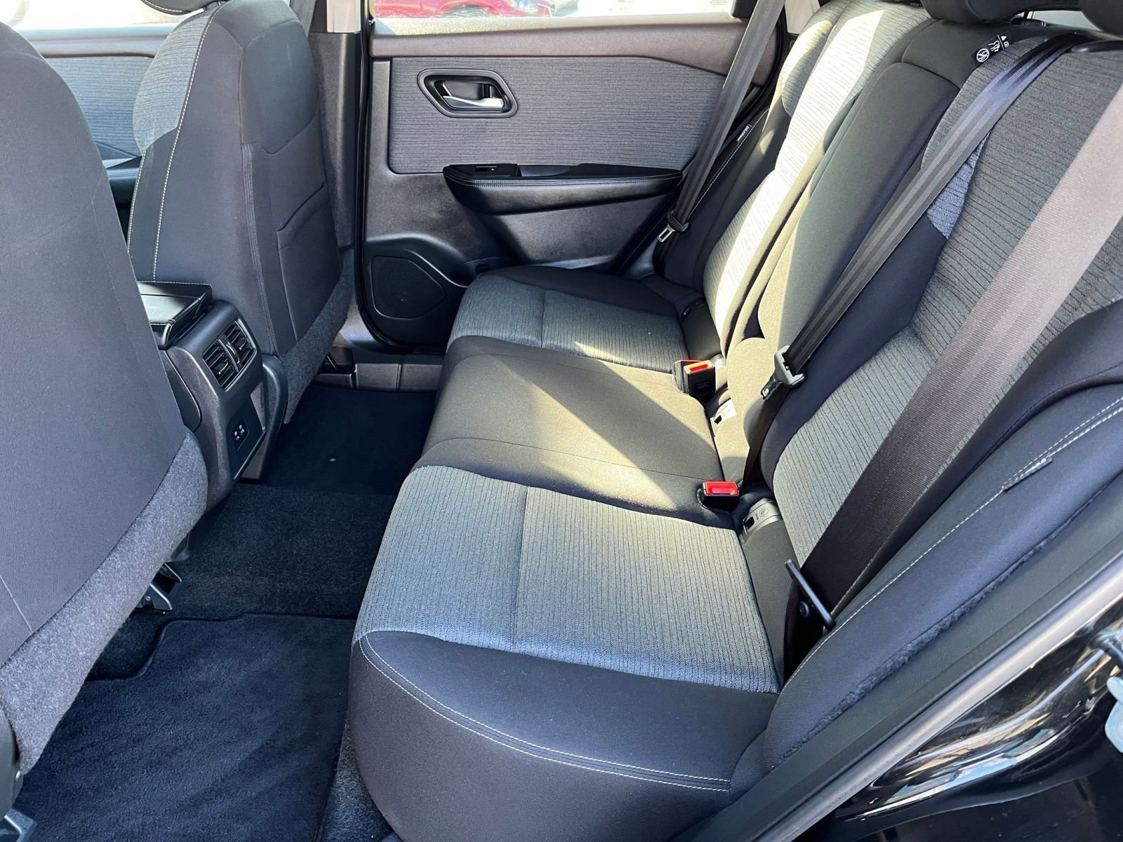 Thumbnail: 2023 Nissan Rogue - 24