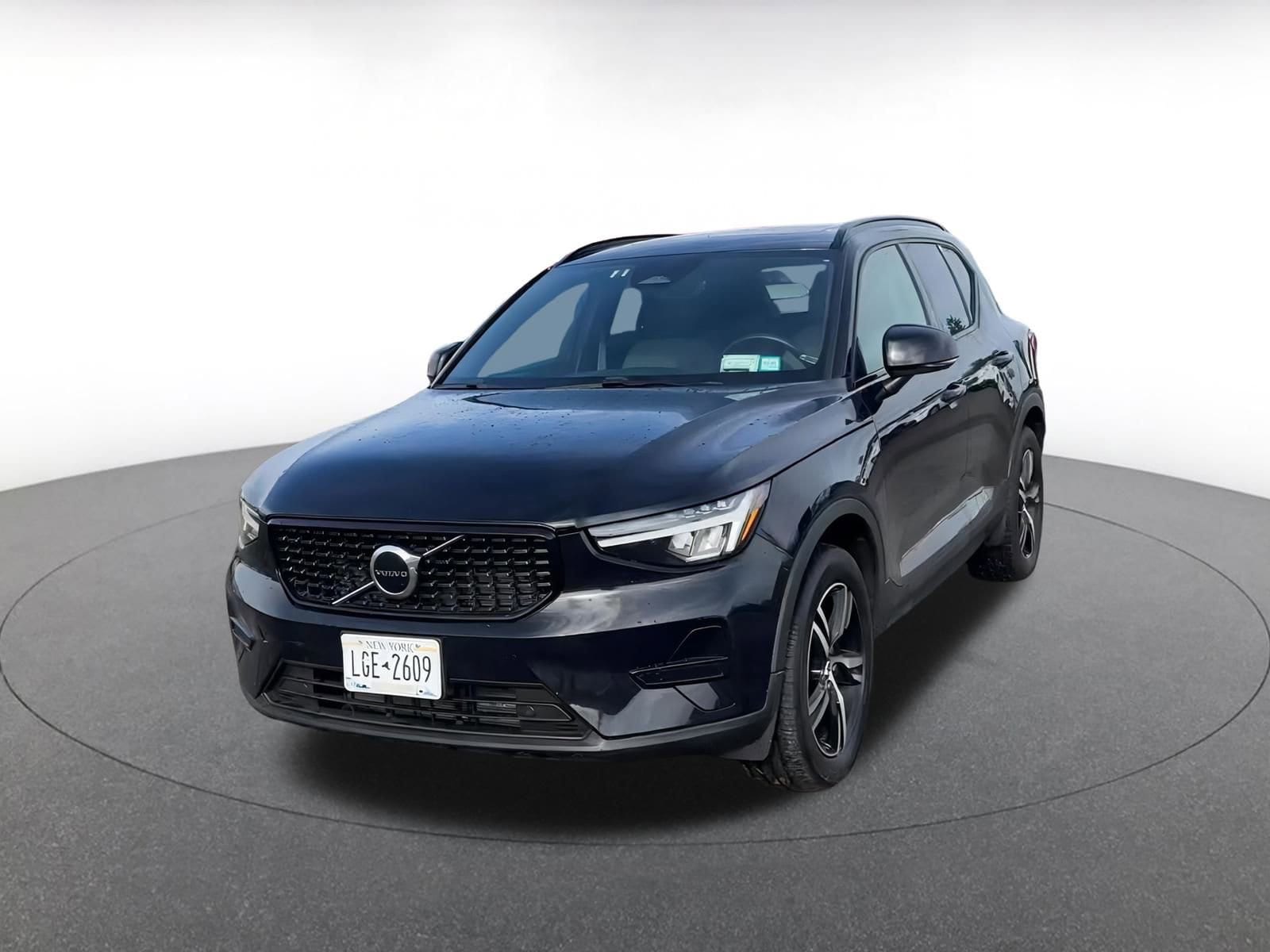 Thumbnail: 2024 Volvo XC40 - 7