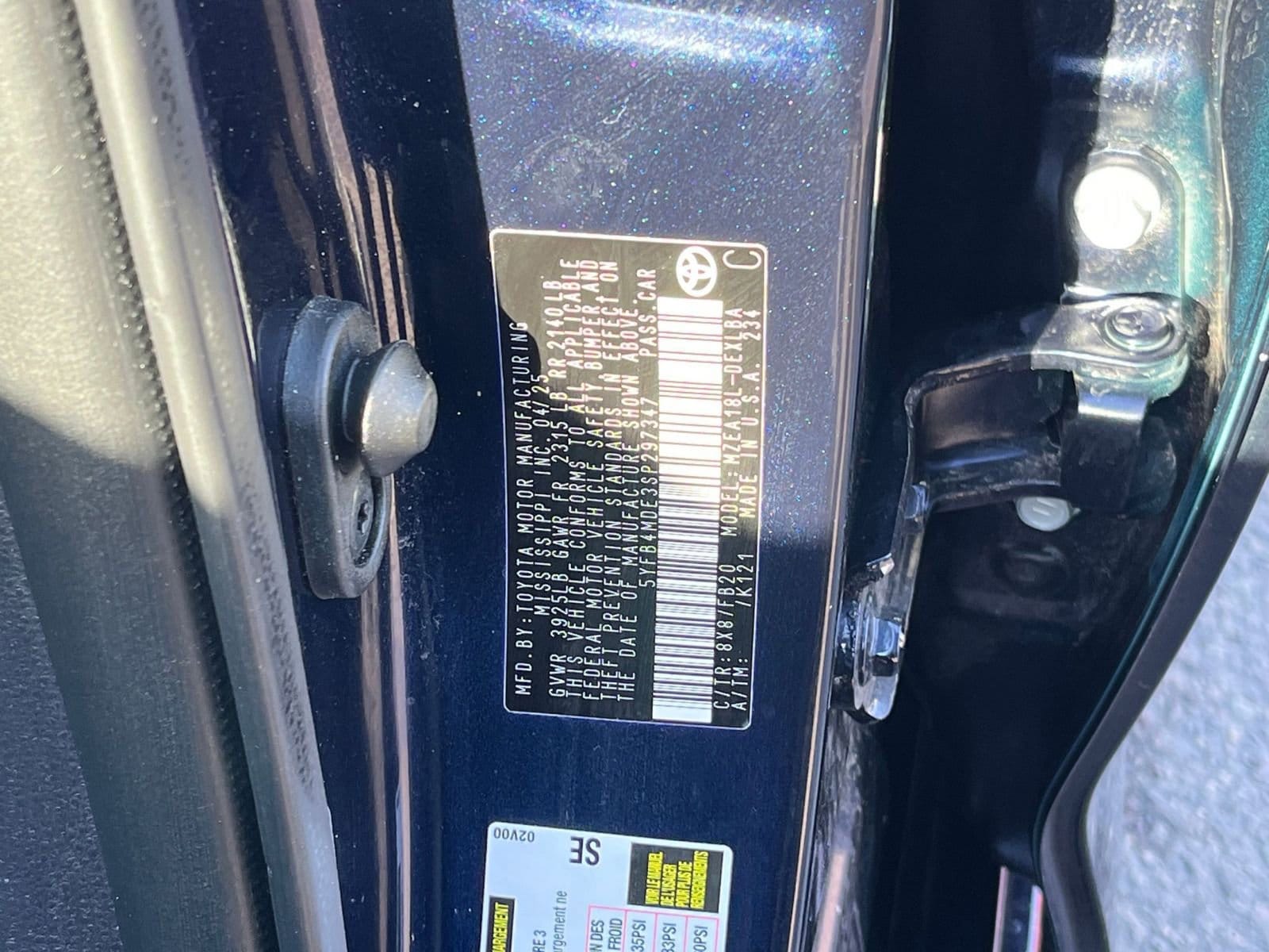 Thumbnail: 2025 Toyota Corolla - 25