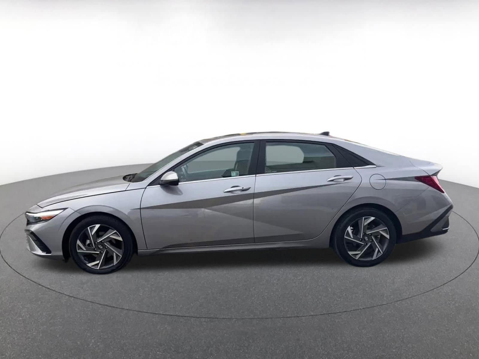 Thumbnail: 2025 Hyundai Elantra - 9