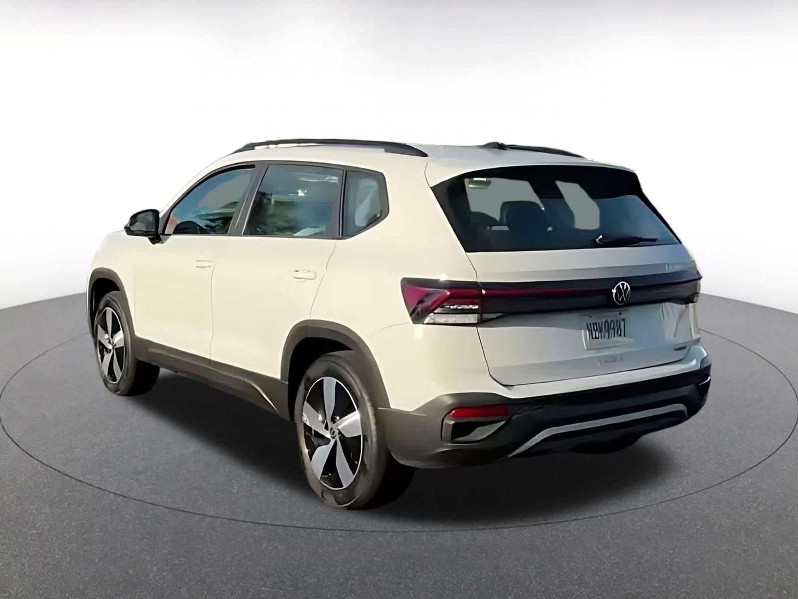 Thumbnail: 2026 Volkswagen Taos - 4