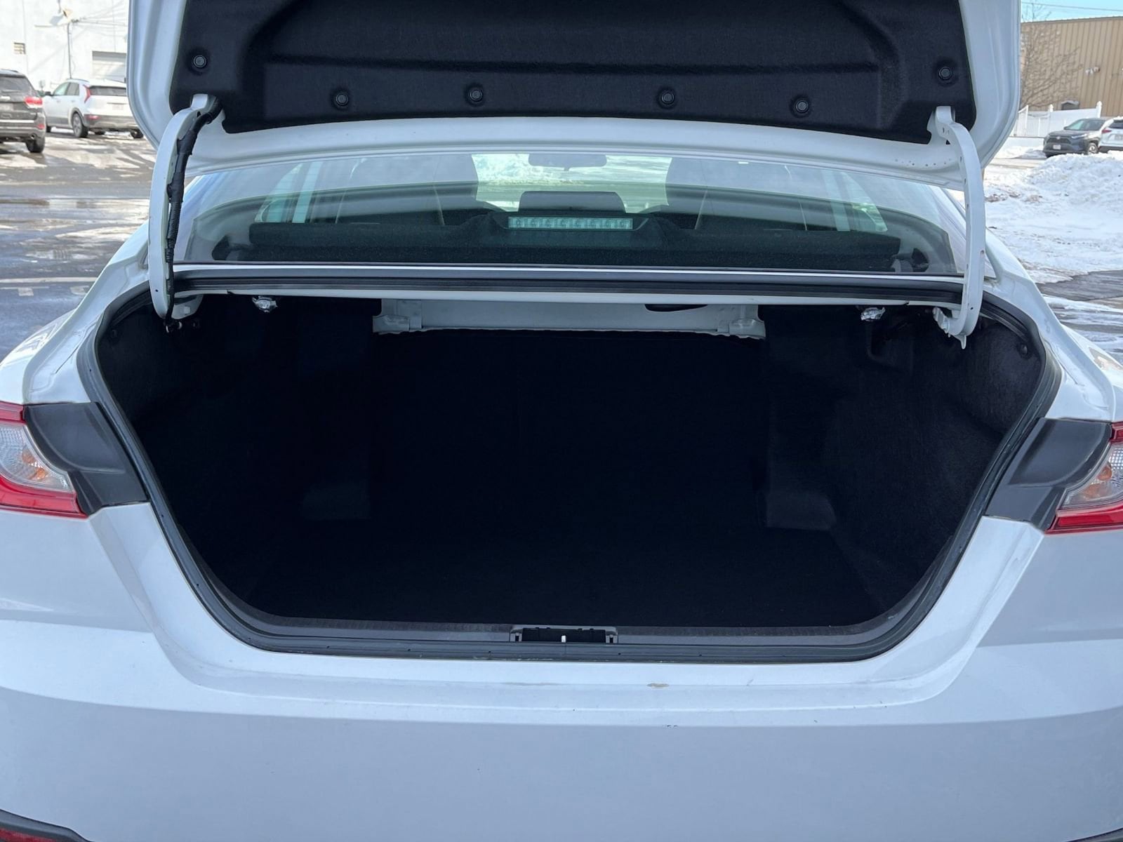 Thumbnail: 2025 Toyota Camry - 28