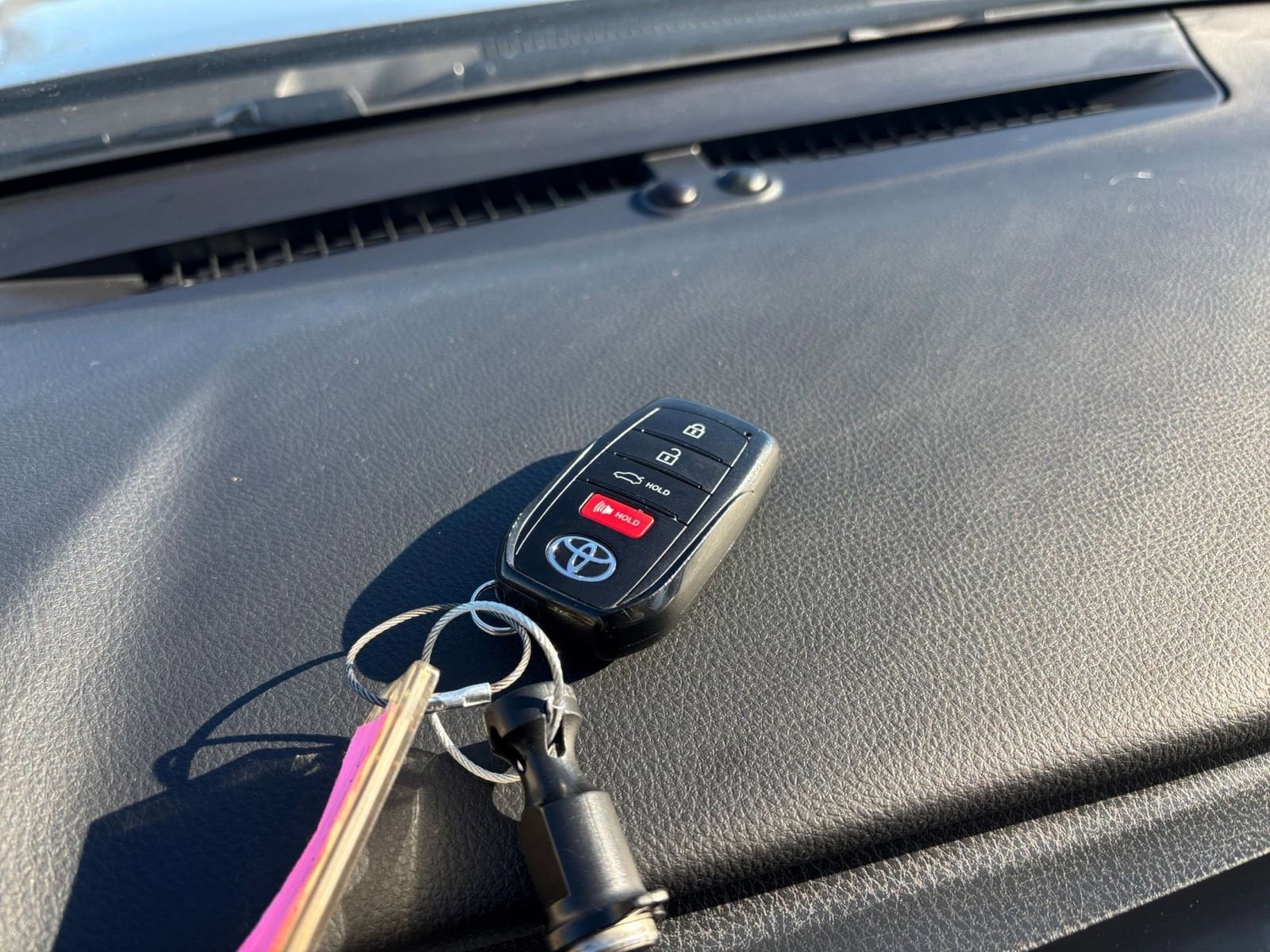 Thumbnail: 2025 Toyota Camry - 21