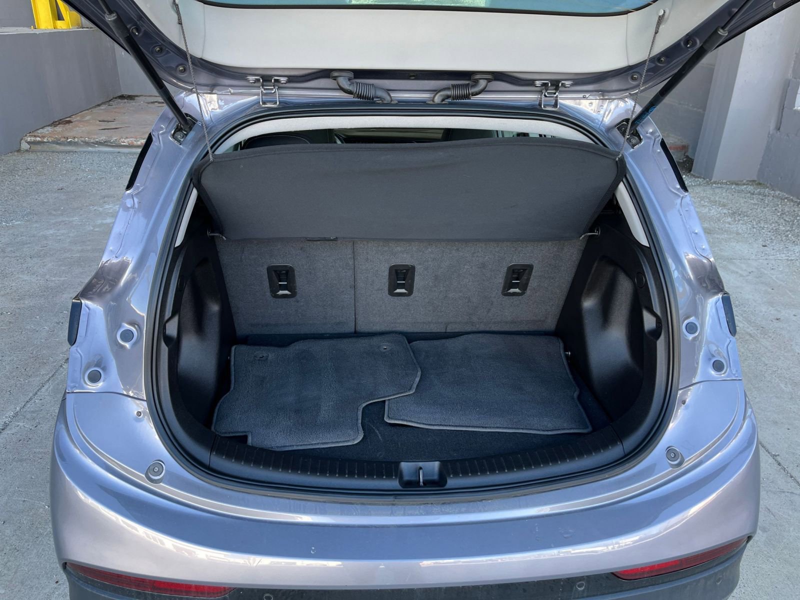 Thumbnail: 2023 Chevrolet Bolt EV - 28