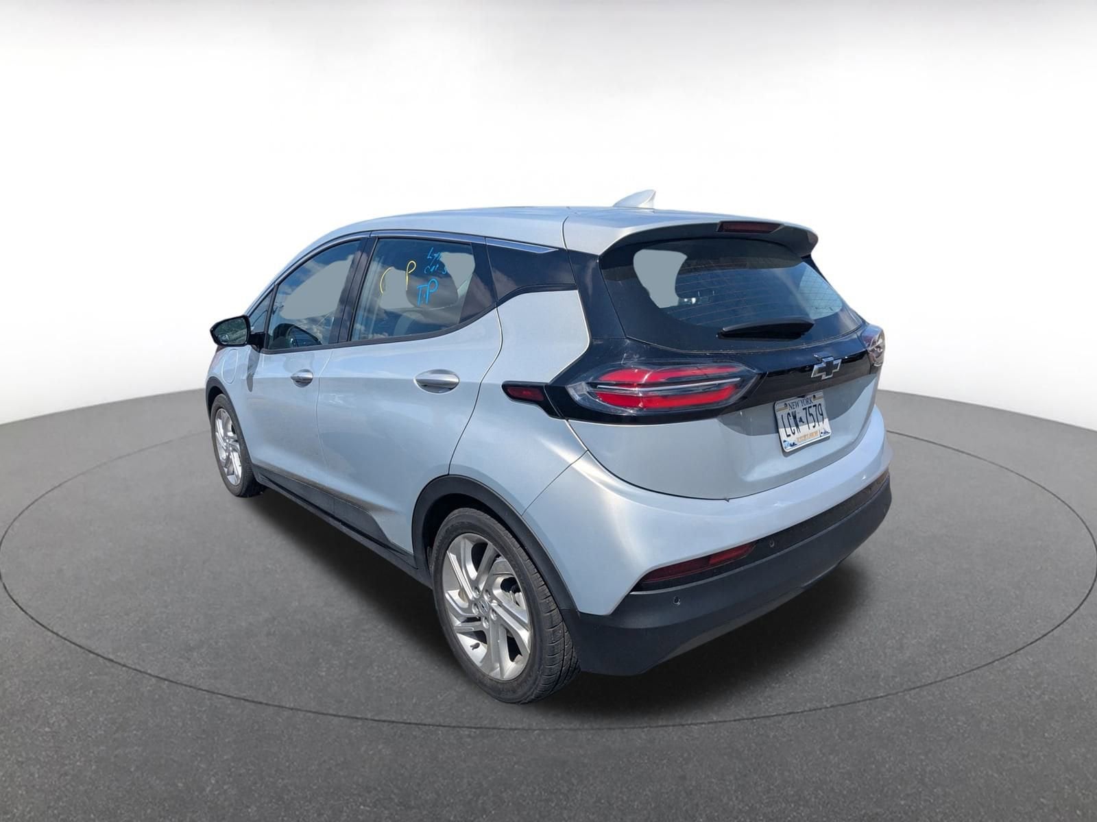 Thumbnail: 2023 Chevrolet Bolt EV - 4