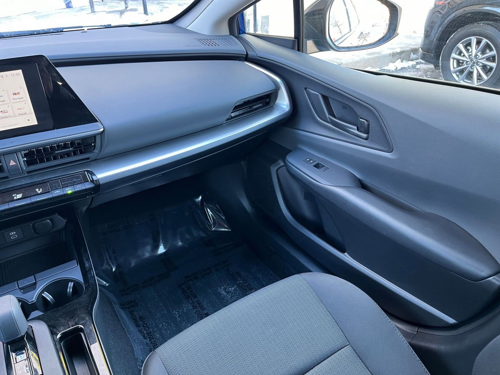 Thumbnail: 2025 Toyota Prius - 32