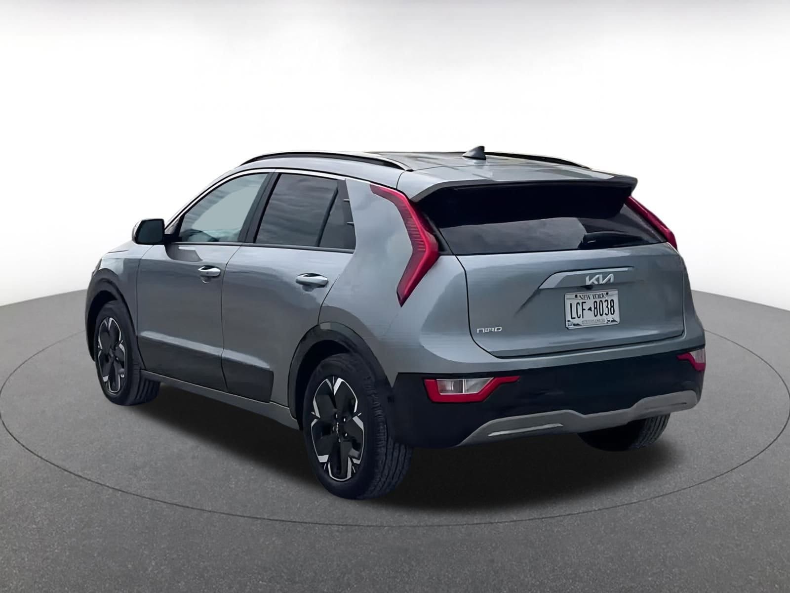 Thumbnail: 2023 Kia Niro - 11