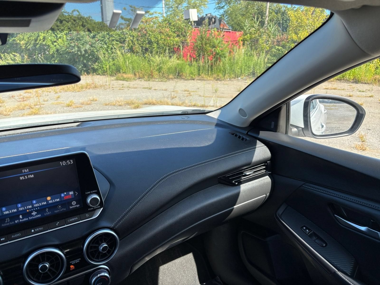 Thumbnail: 2025 Nissan Sentra - 25
