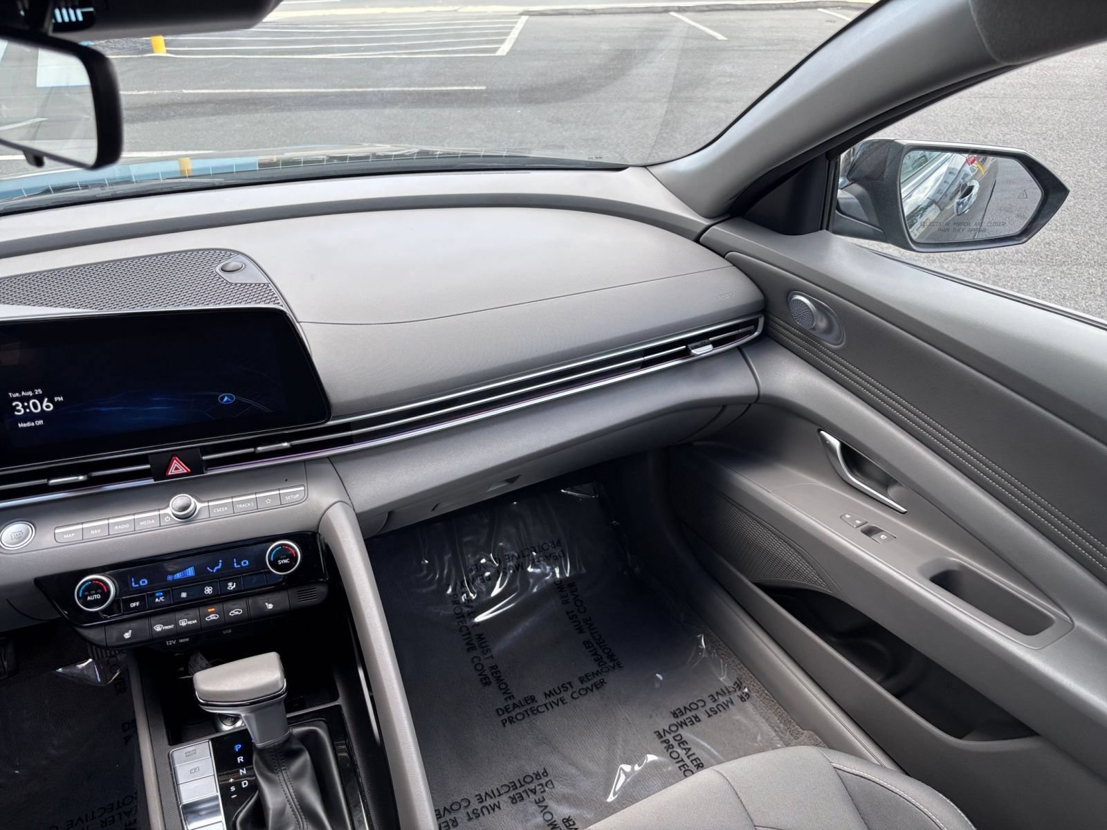 Thumbnail: 2025 Hyundai Elantra - 32