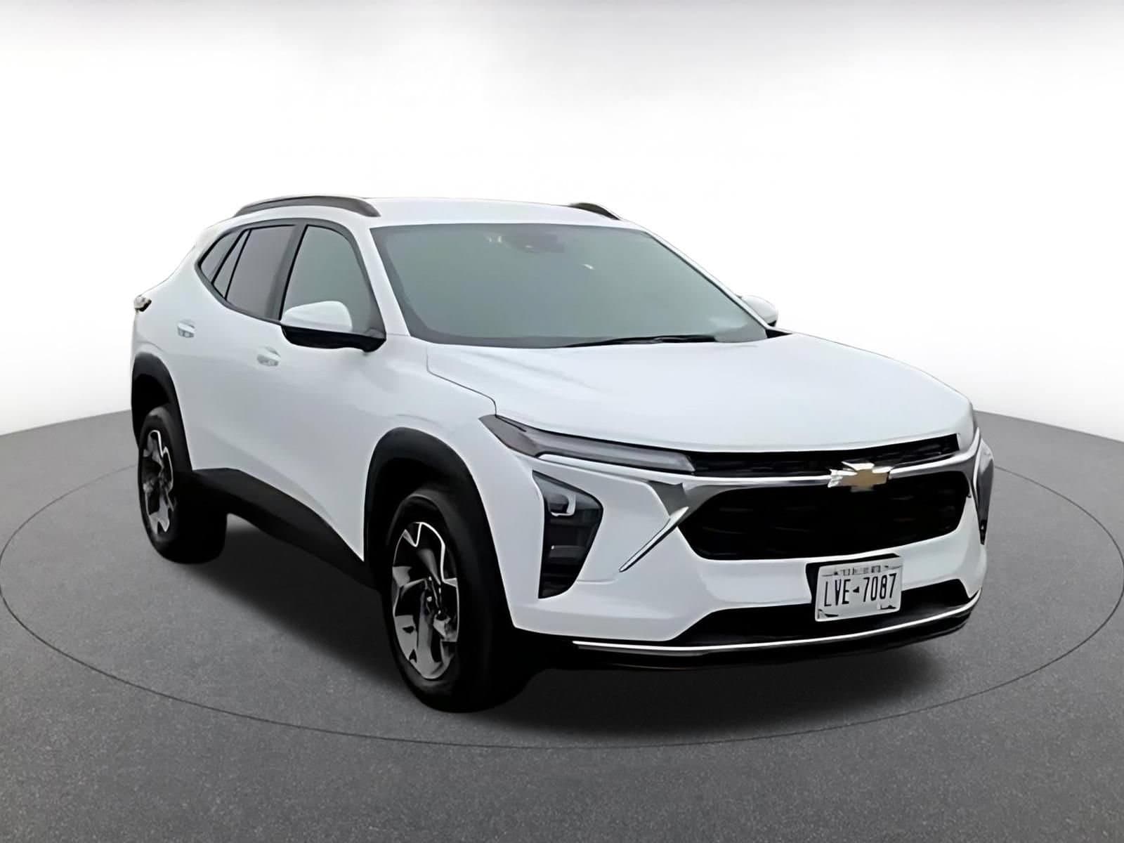 Thumbnail: 2025 Chevrolet Trax - 3