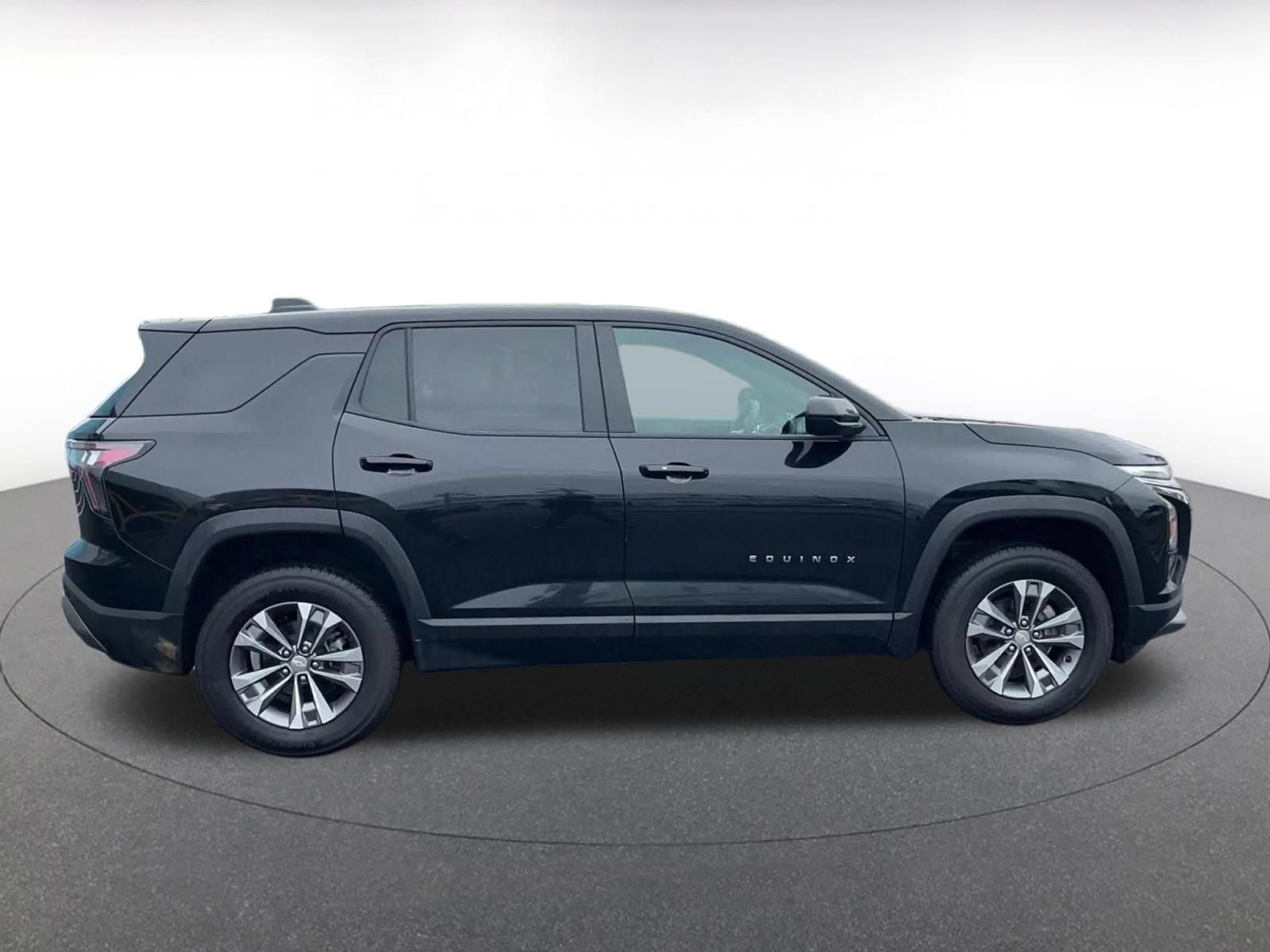 Thumbnail: 2025 Chevrolet Equinox - 16