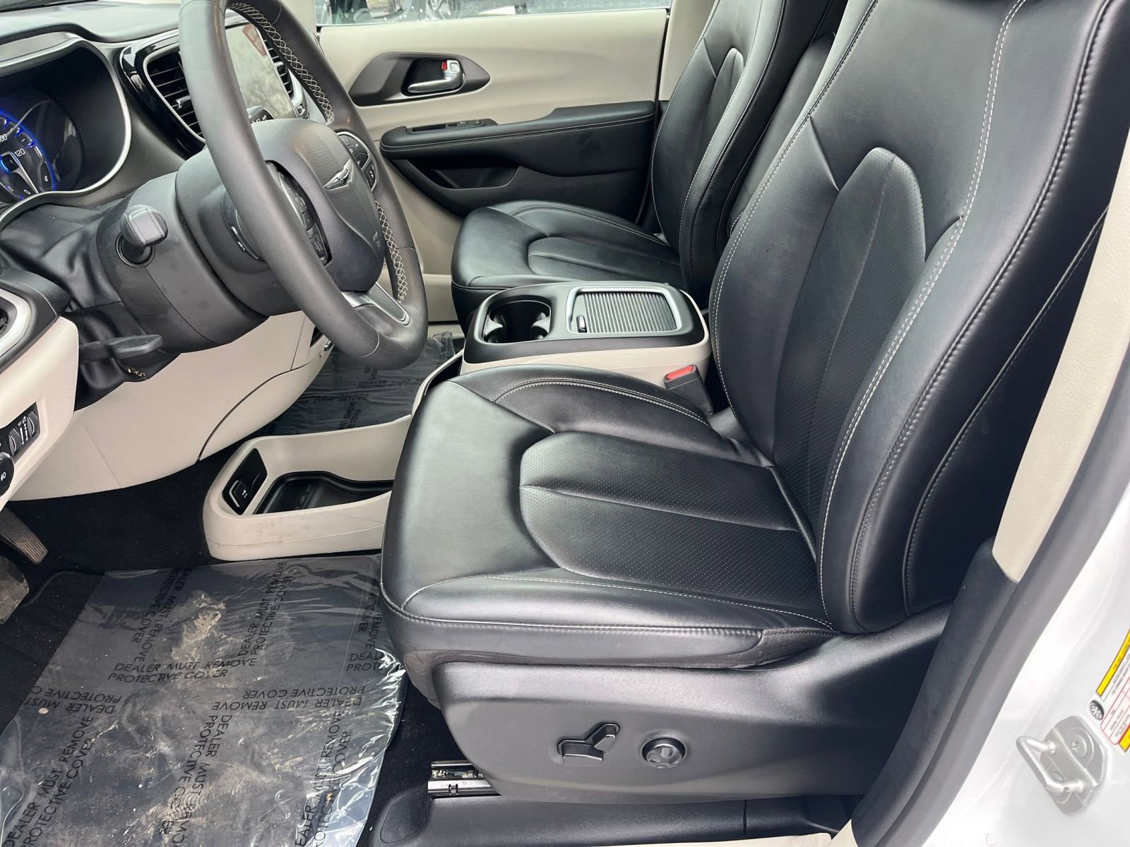 Thumbnail: 2024 Chrysler Pacifica - 35