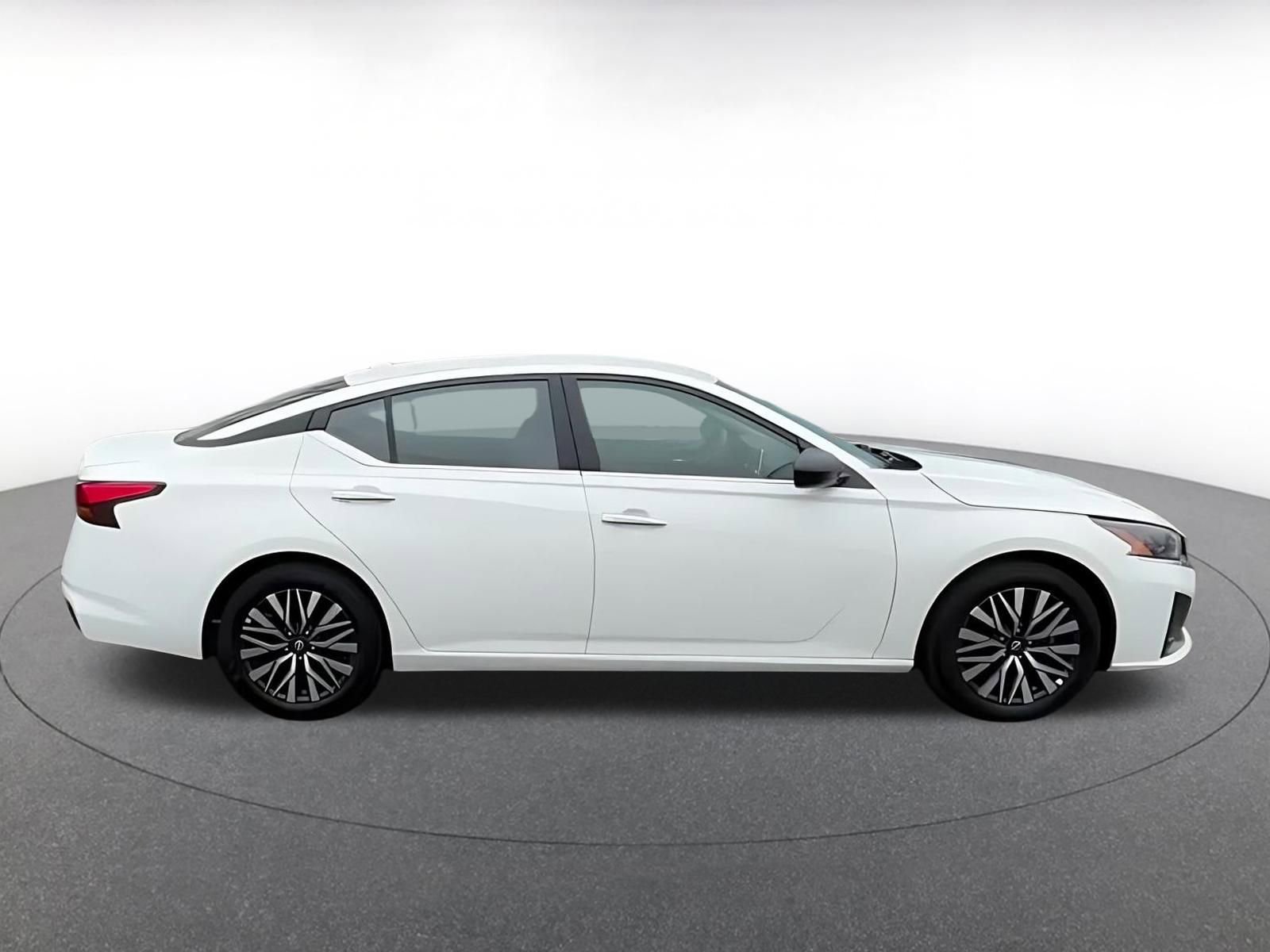 Thumbnail: 2025 Nissan Altima - 15