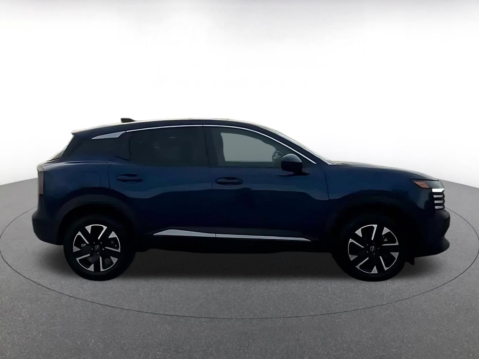 Thumbnail: 2025 Nissan Kicks - 15