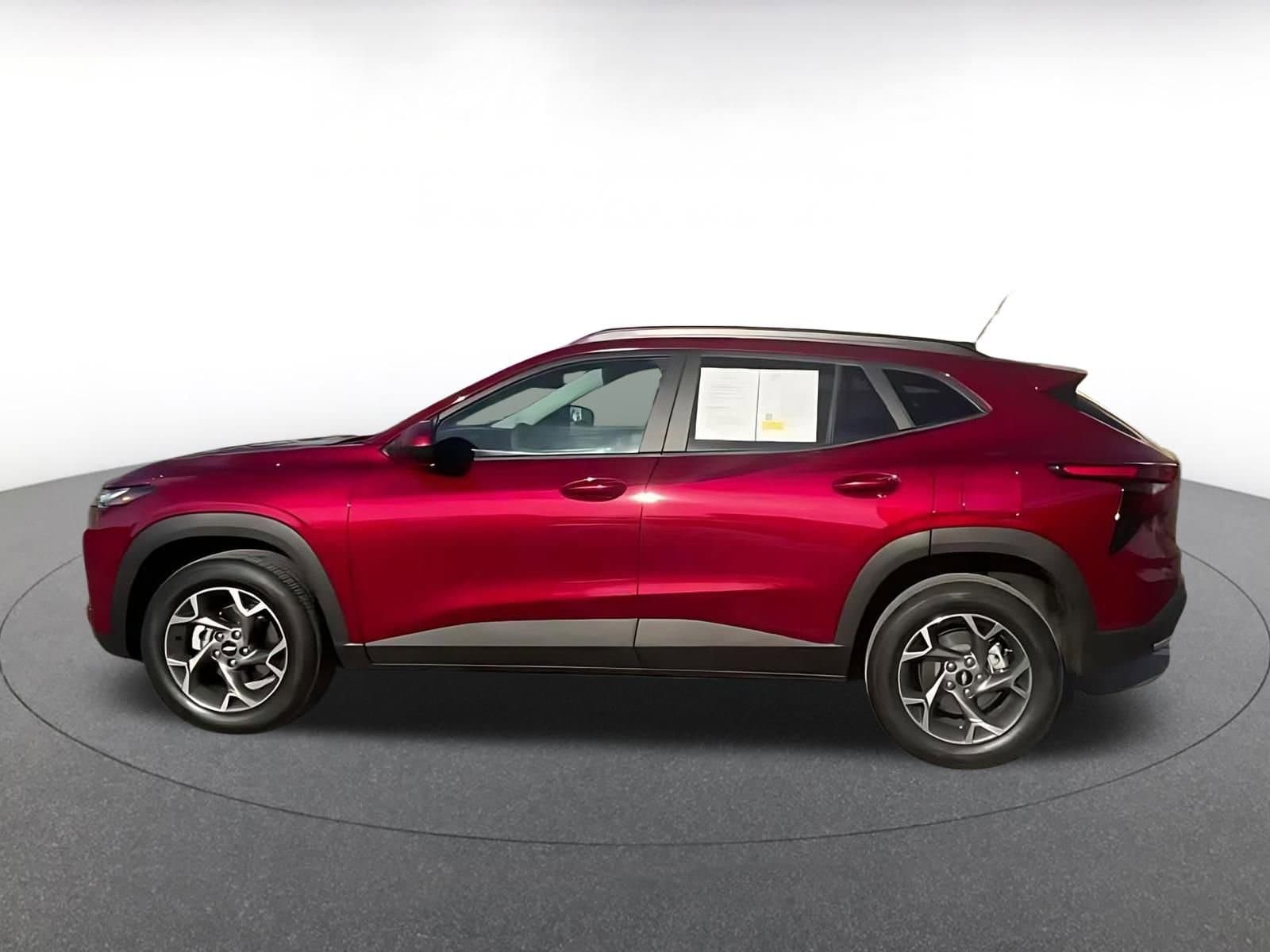 Thumbnail: 2025 Chevrolet Trax - 4