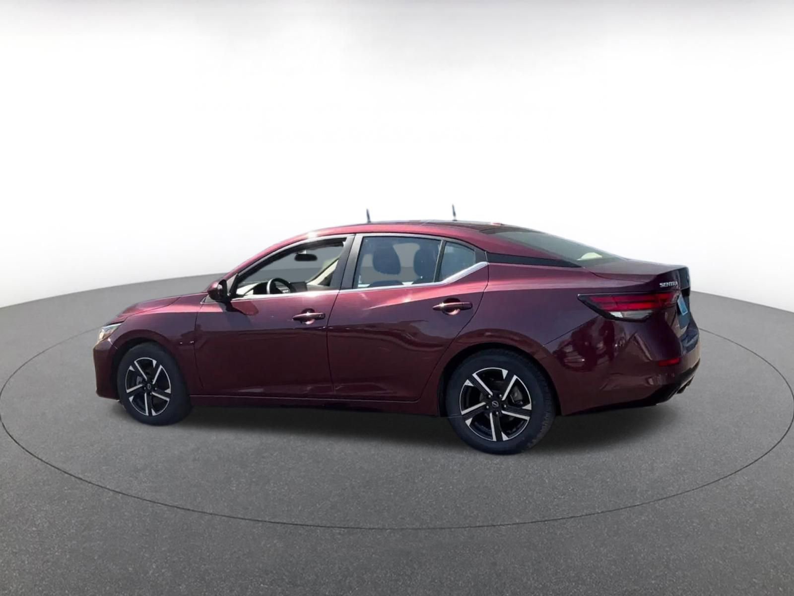 Thumbnail: 2025 Nissan Sentra - 10