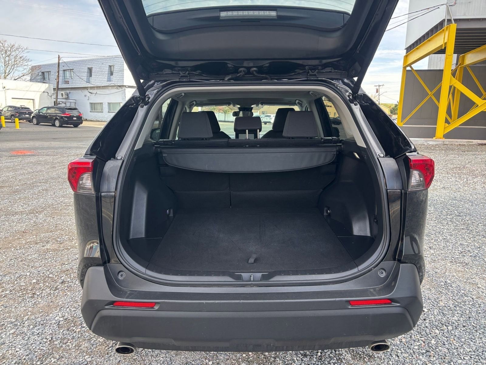 Thumbnail: 2025 Toyota RAV4 - 27