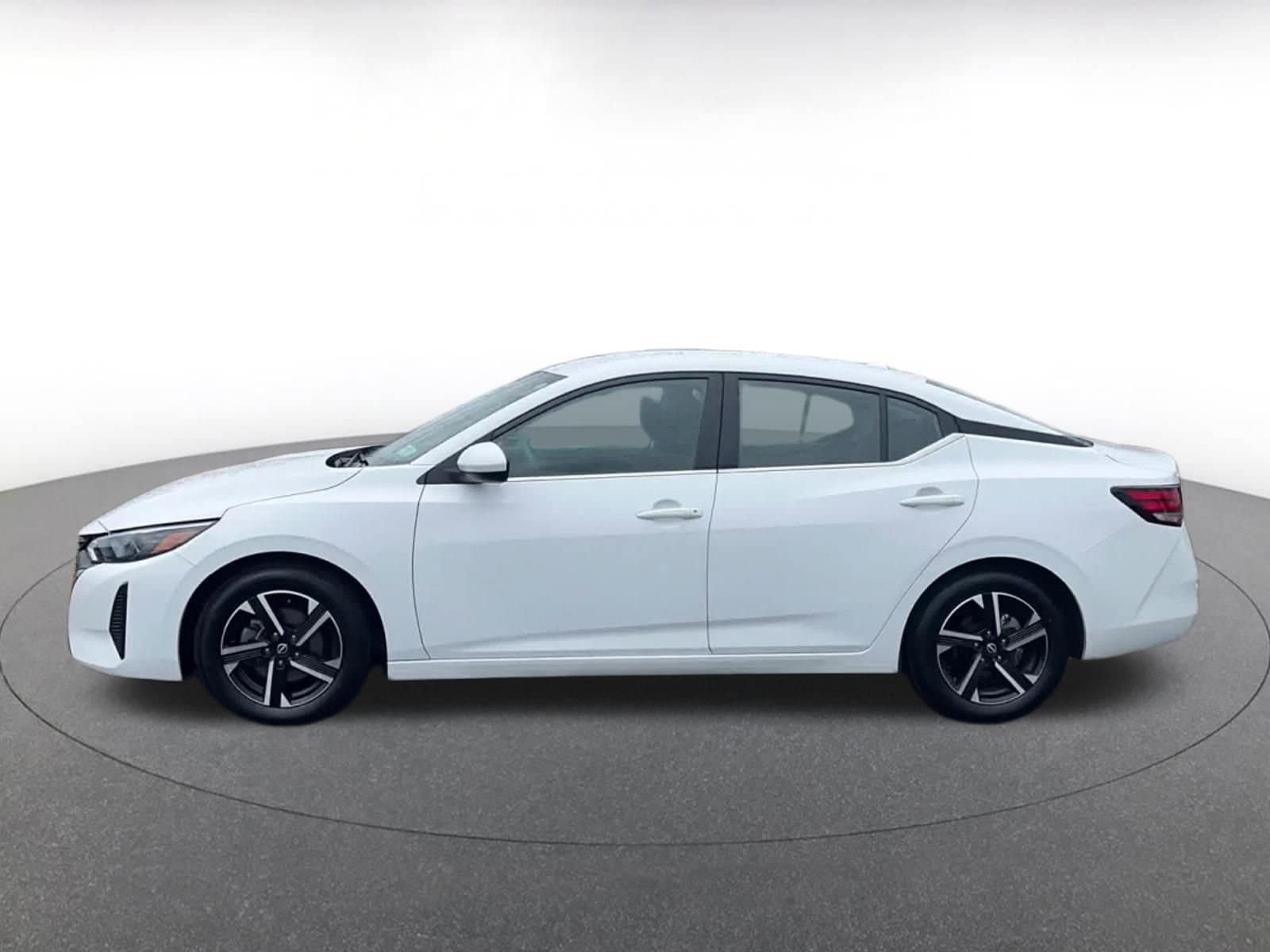 Thumbnail: 2024 Nissan Sentra - 9