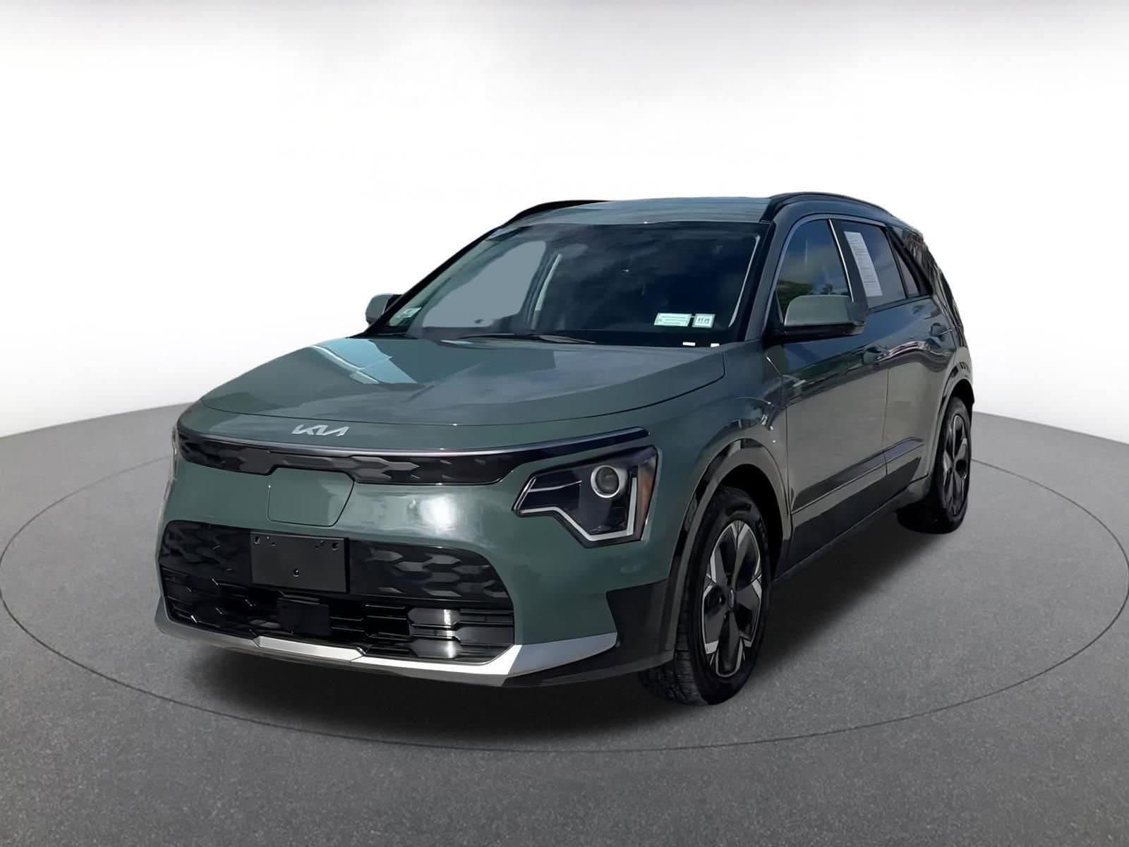 Thumbnail: 2023 Kia Niro - 7