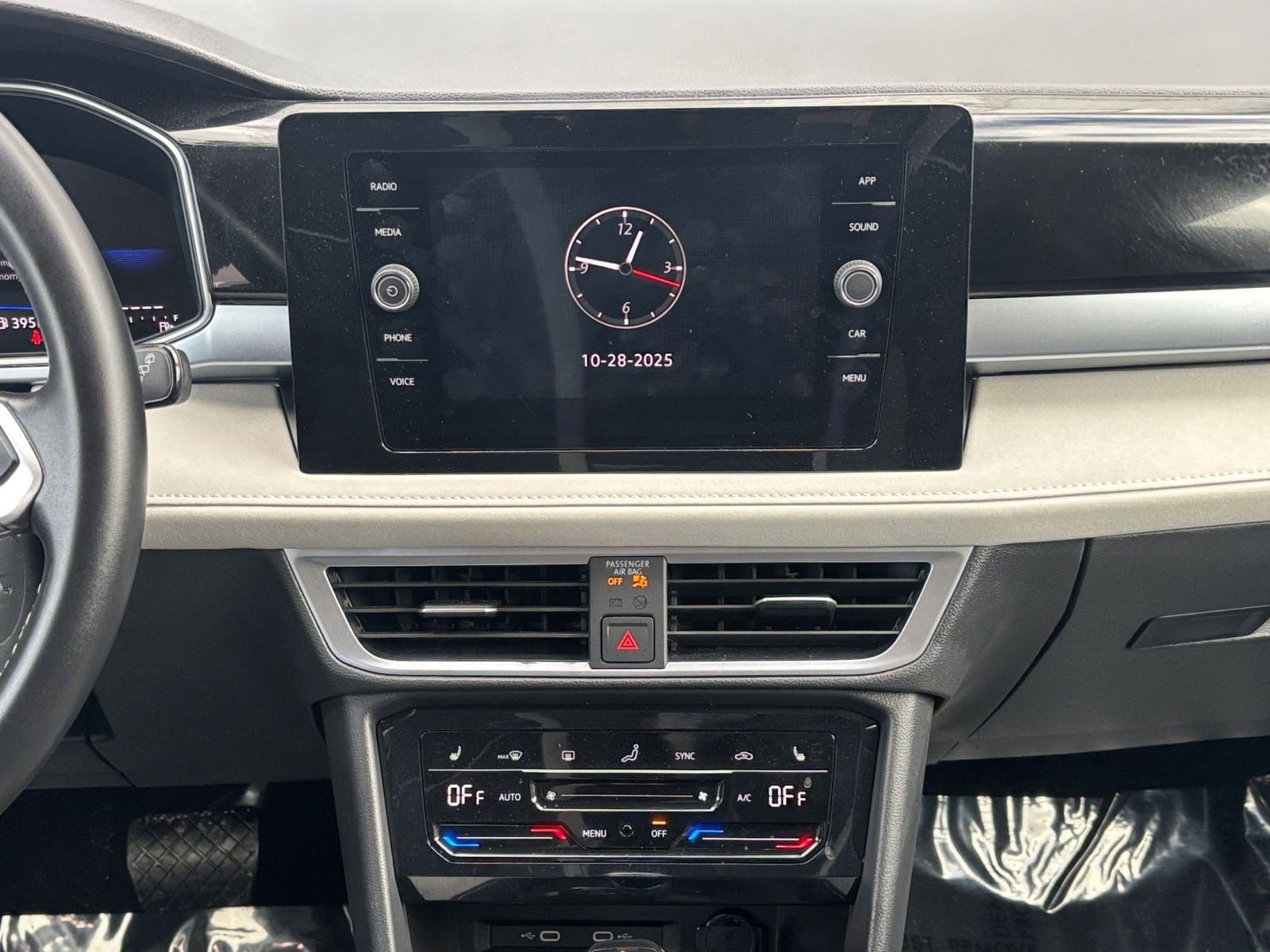 Thumbnail: 2025 Volkswagen Taos - 18