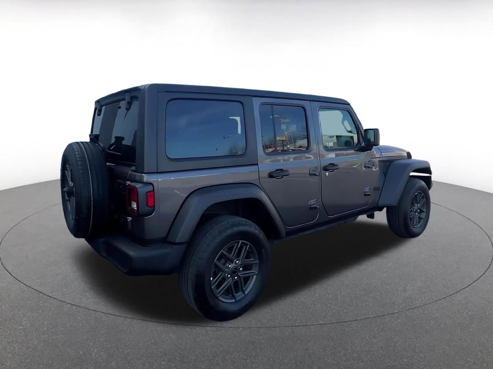 Thumbnail: 2025 Jeep Wrangler - 14